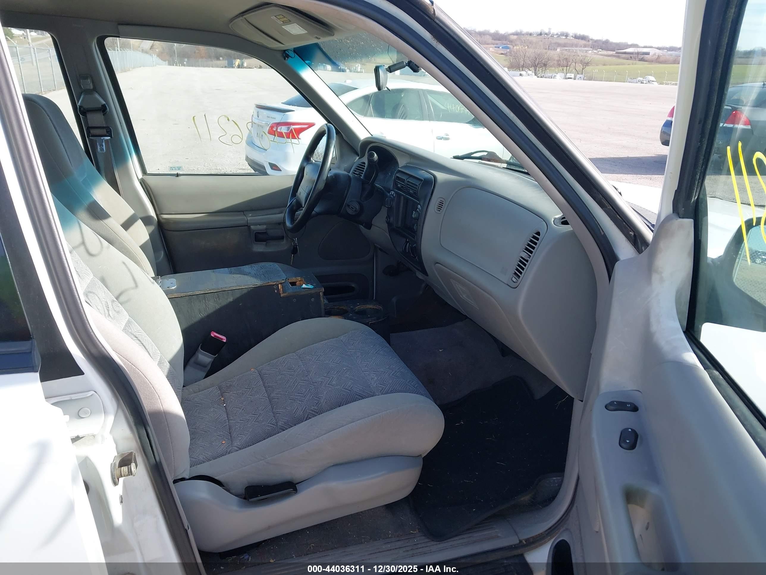 FORD EXPLORER image 5