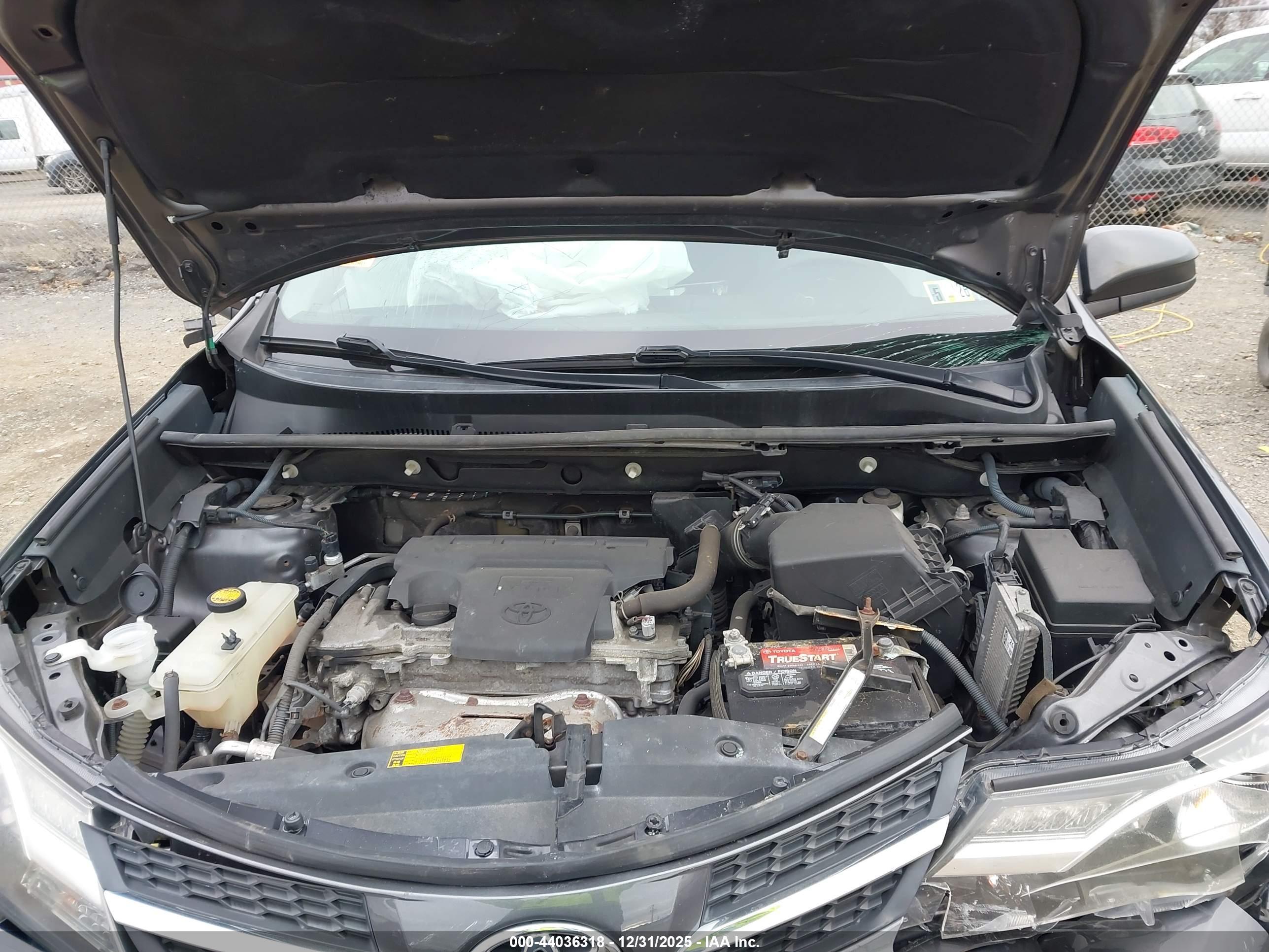 TOYOTA RAV4 image 10