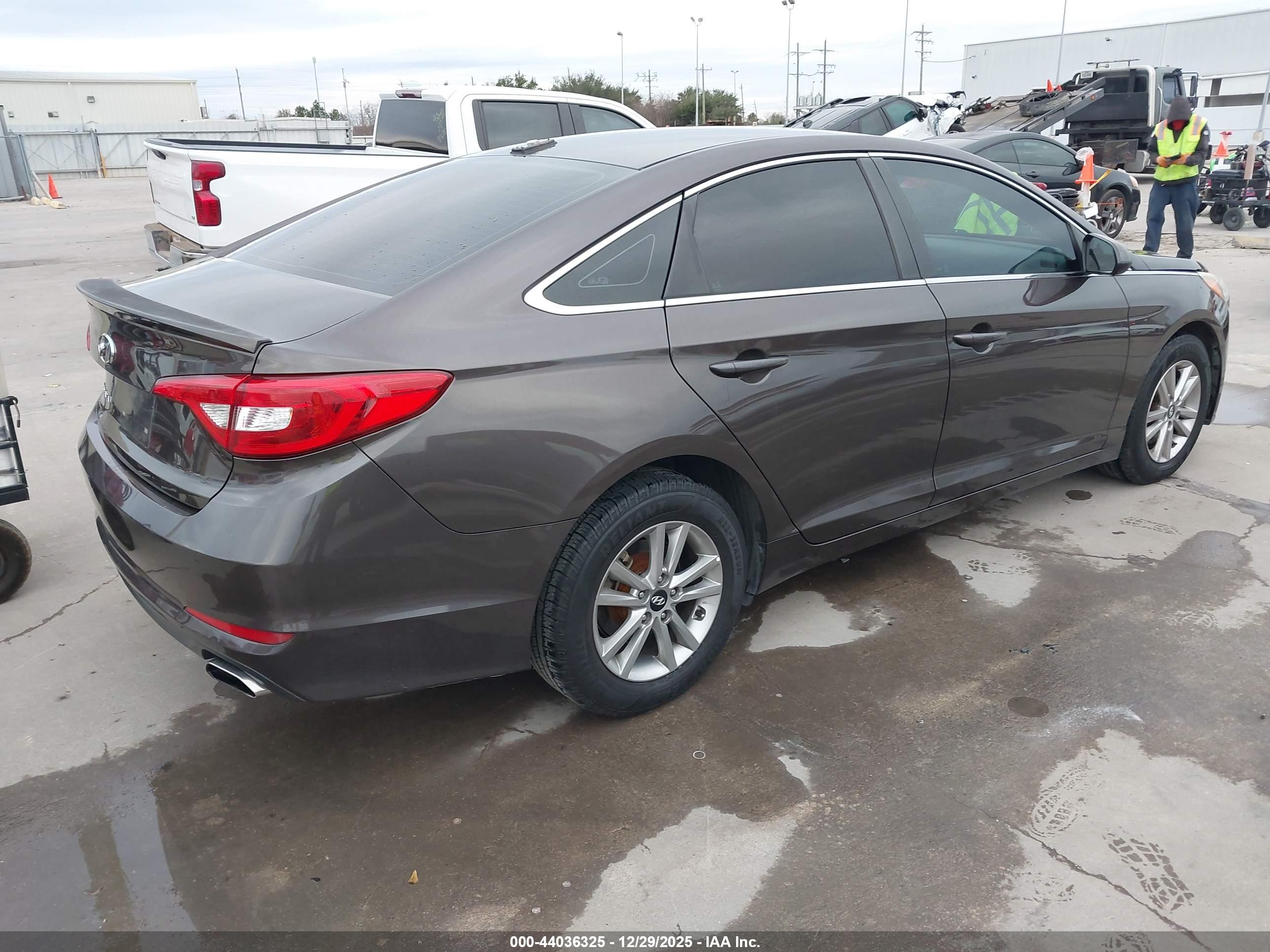 HYUNDAI SONATA image 4