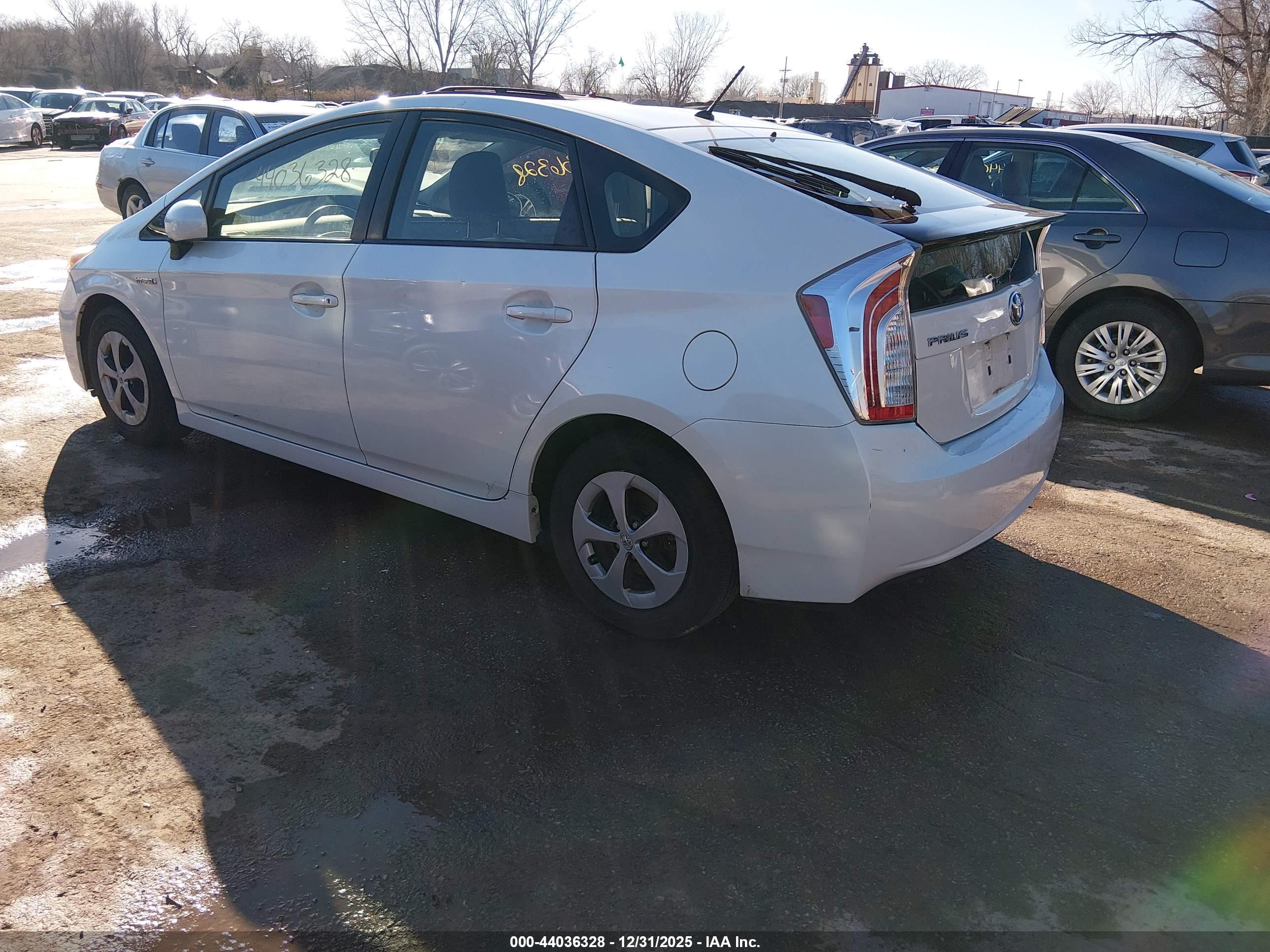 TOYOTA PRIUS image 3
