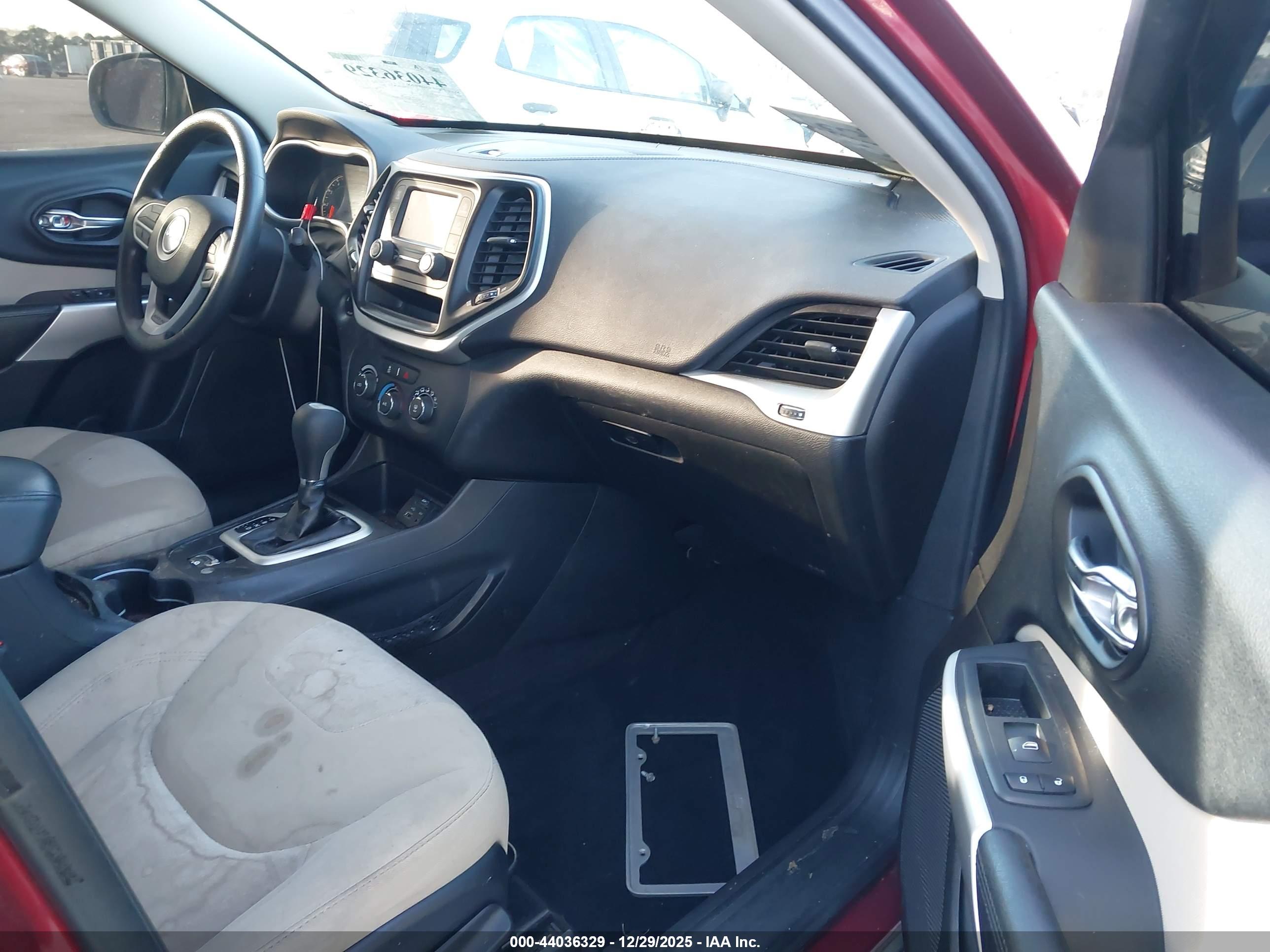 JEEP CHEROKEE image 5