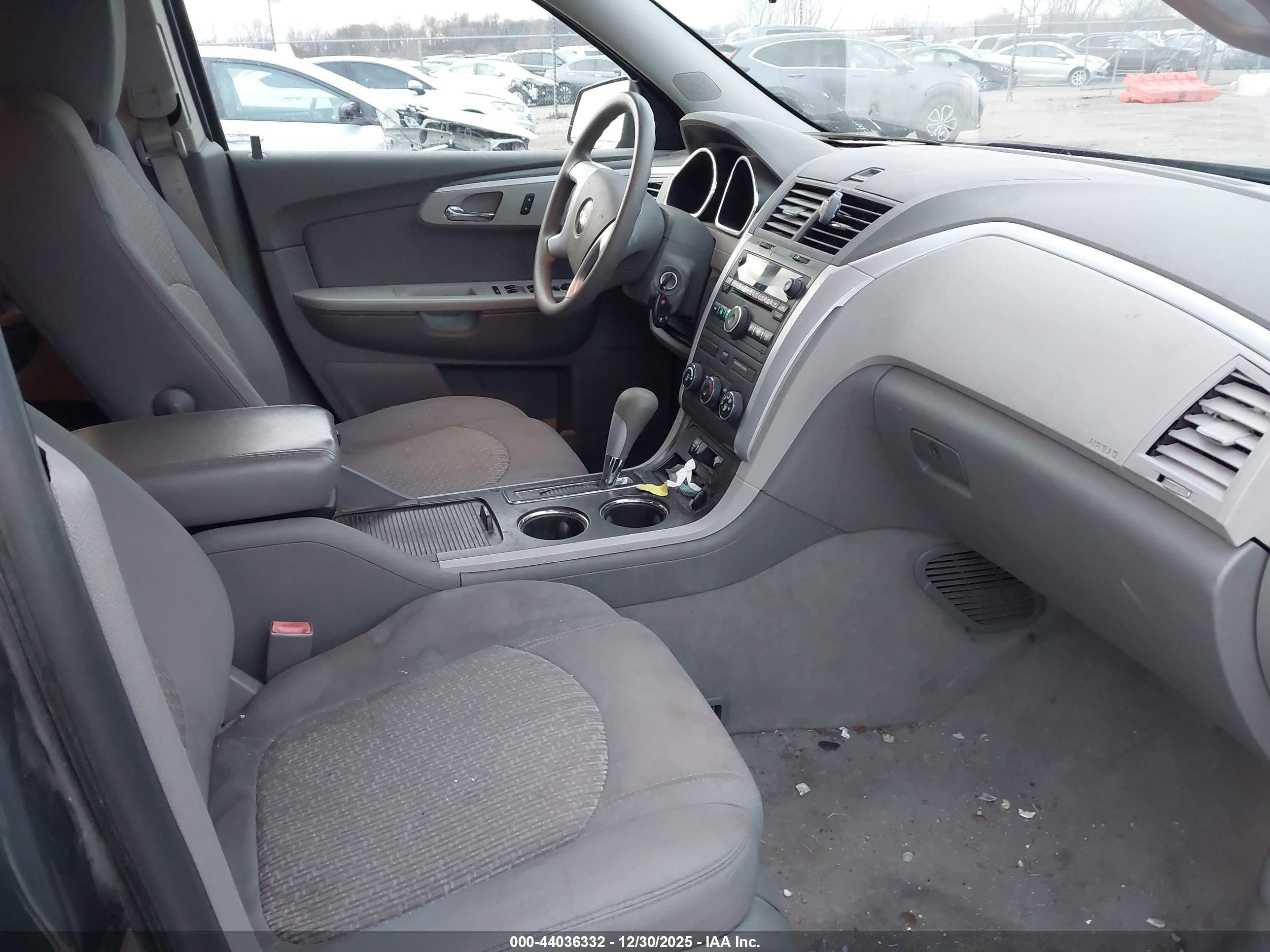 CHEVROLET TRAVERSE image 5