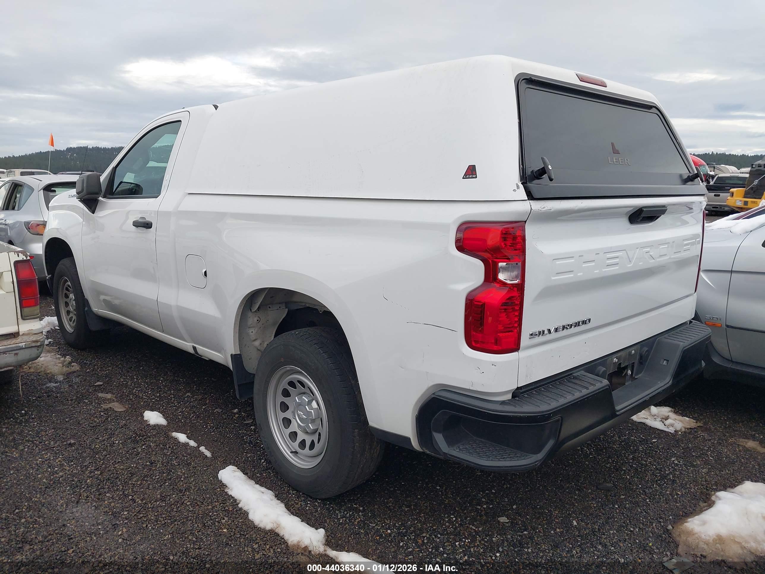 CHEVROLET SILVERADO image 3