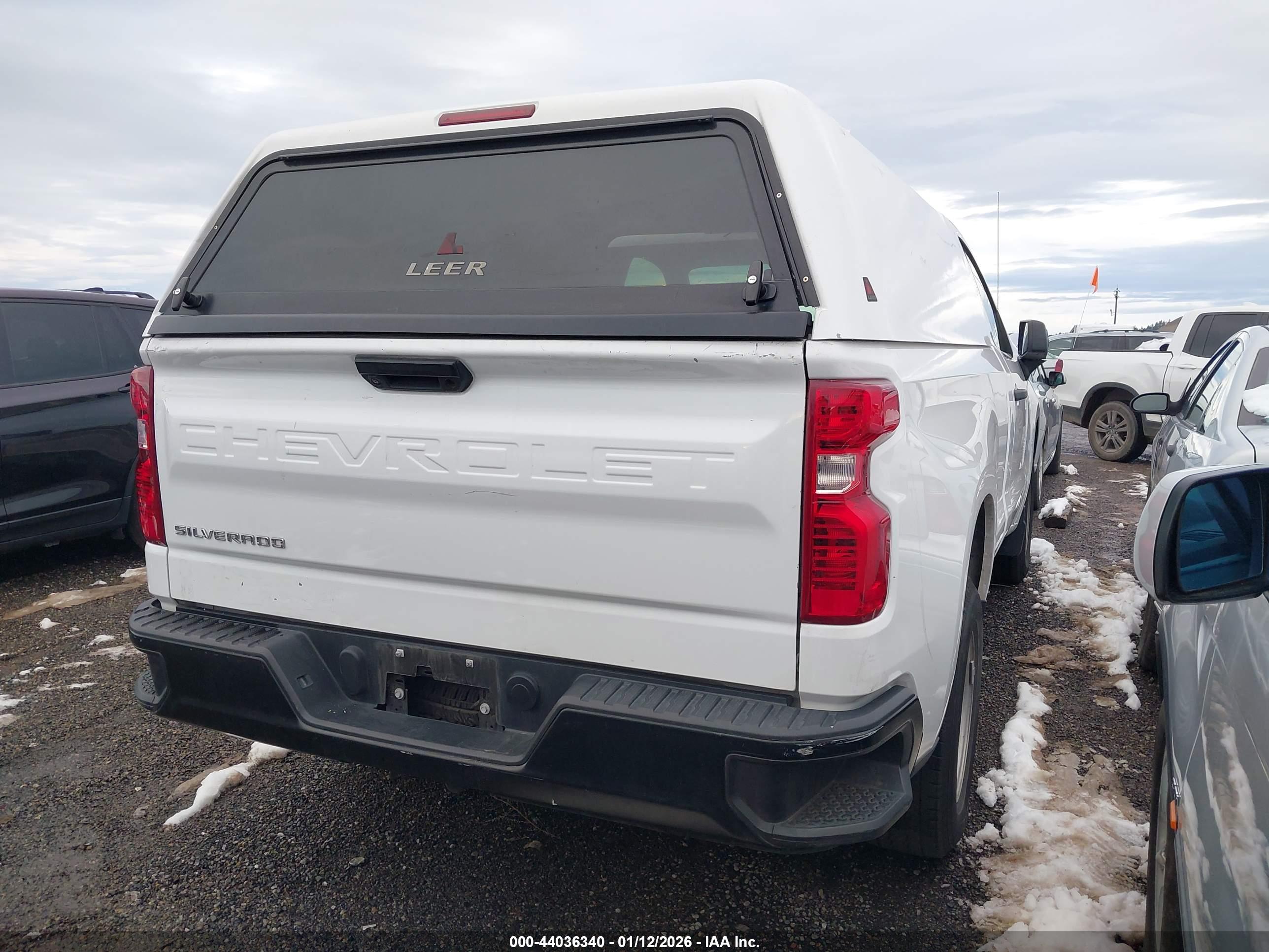 CHEVROLET SILVERADO image 4