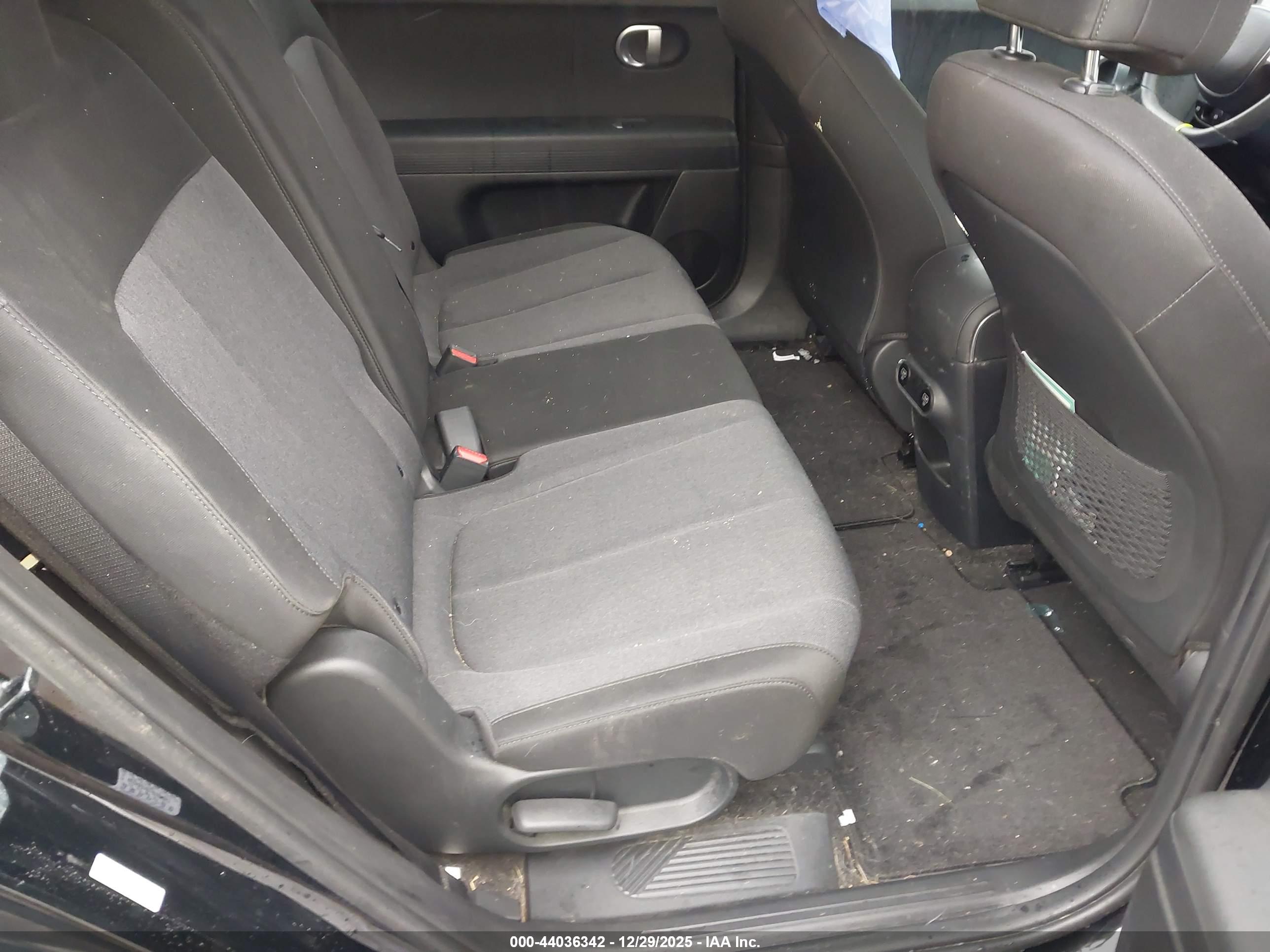 HYUNDAI IONIQ image 8
