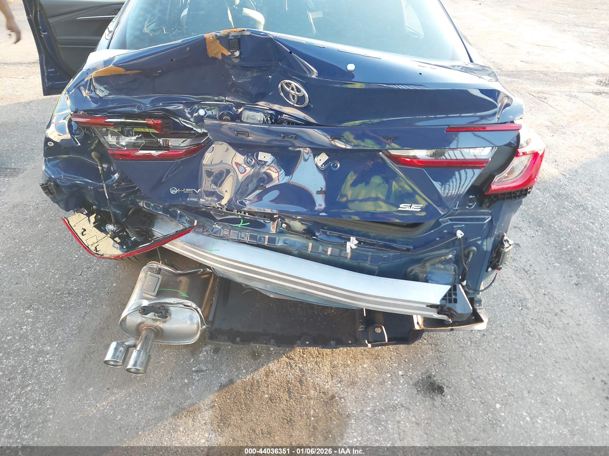 TOYOTA CAMRY image 6