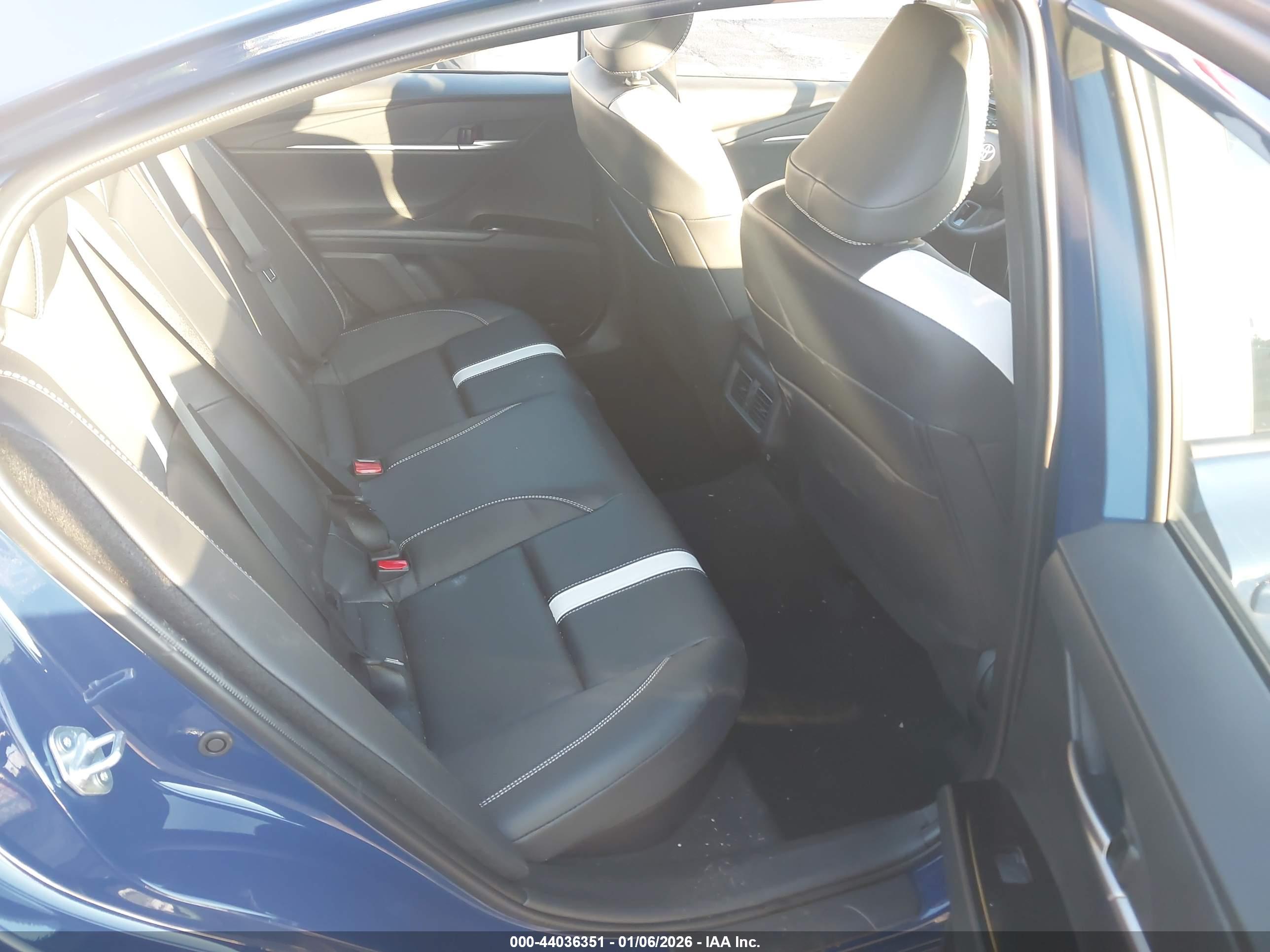 TOYOTA CAMRY image 8