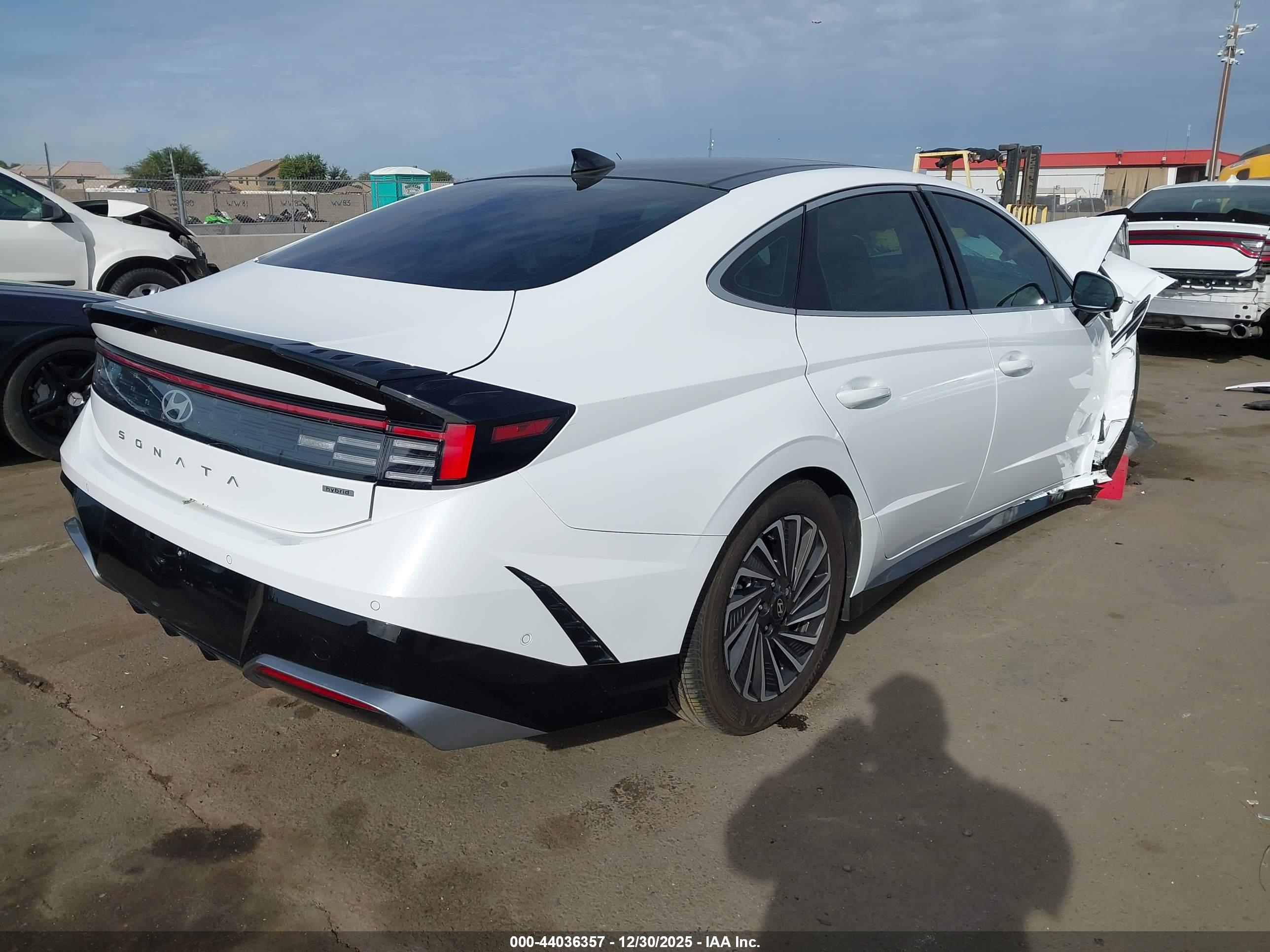 HYUNDAI SONATA image 4