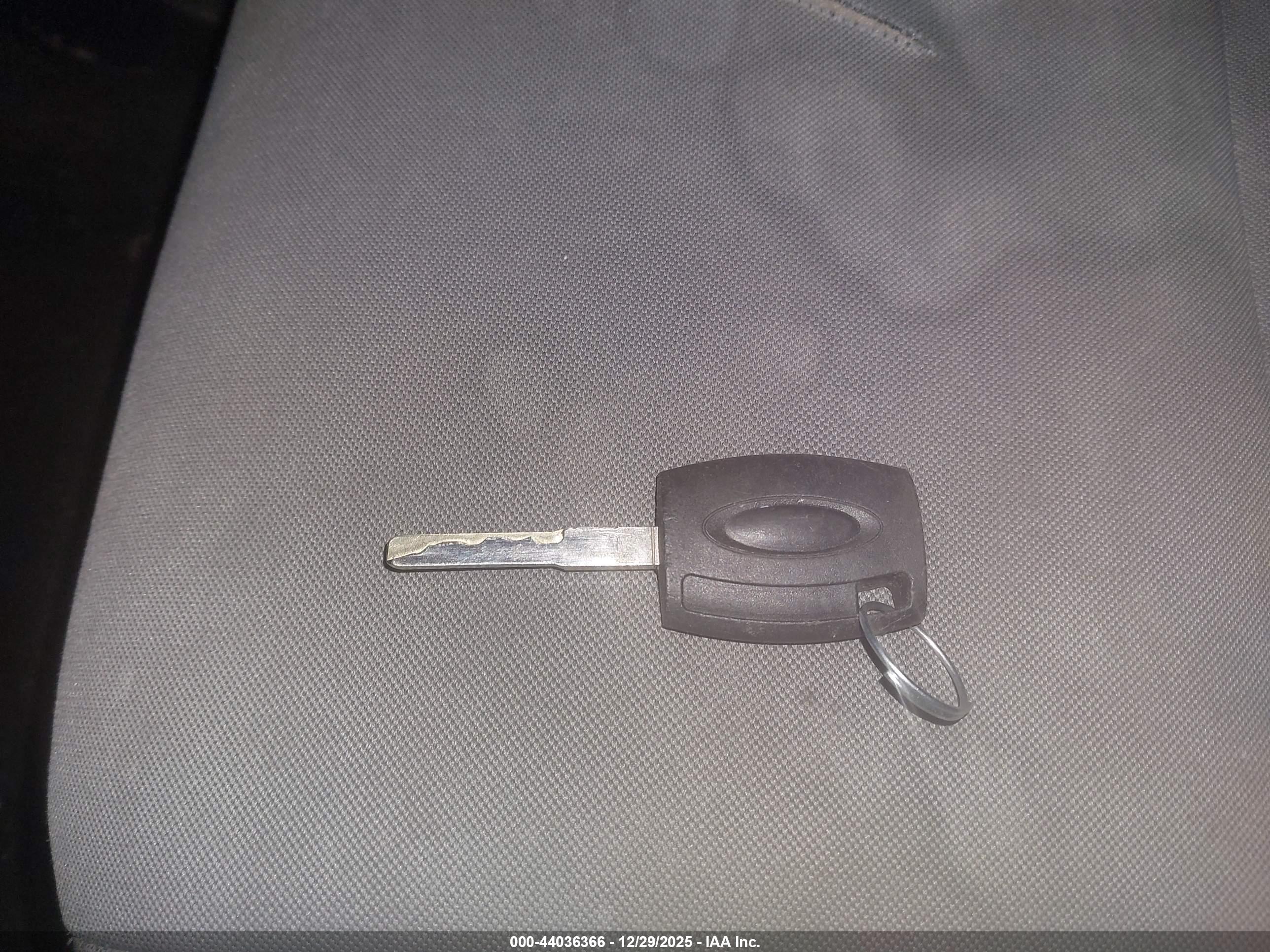 FORD ESCAPE image 11