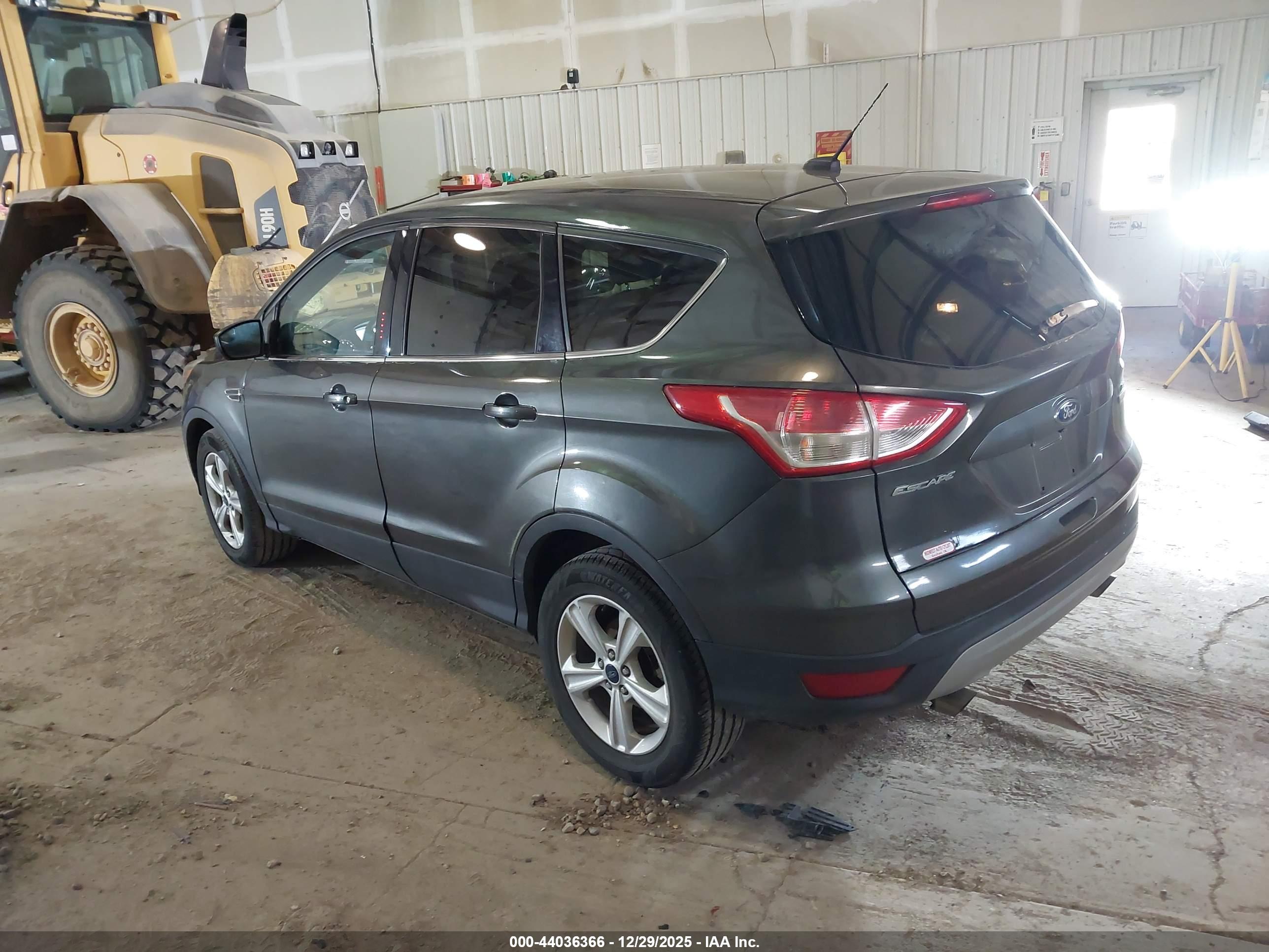 FORD ESCAPE image 3