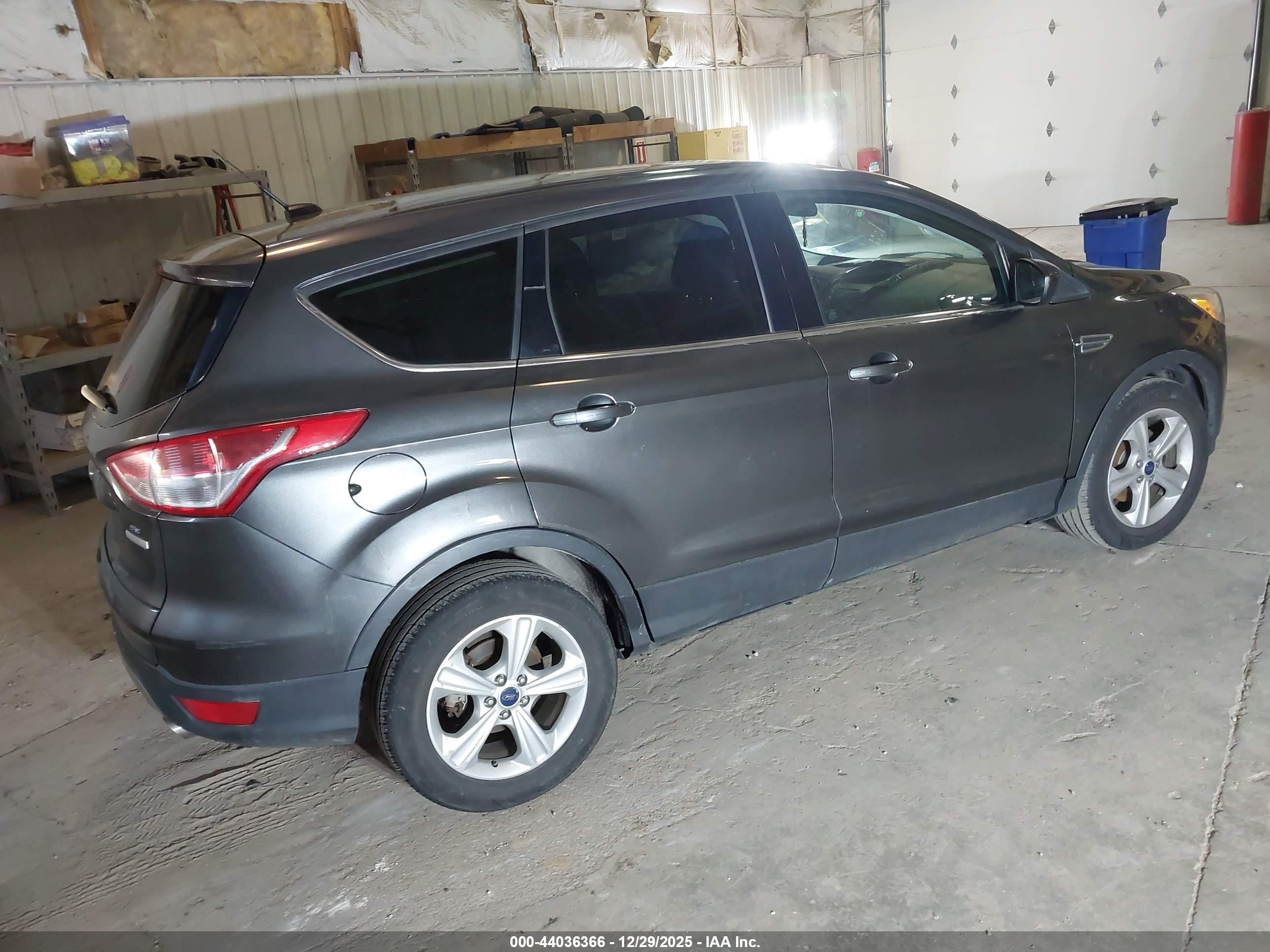 FORD ESCAPE image 4