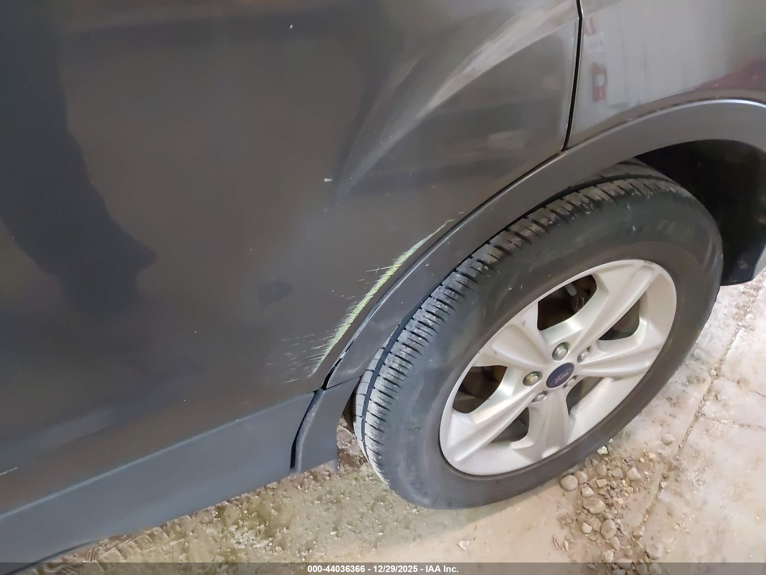 FORD ESCAPE image 6
