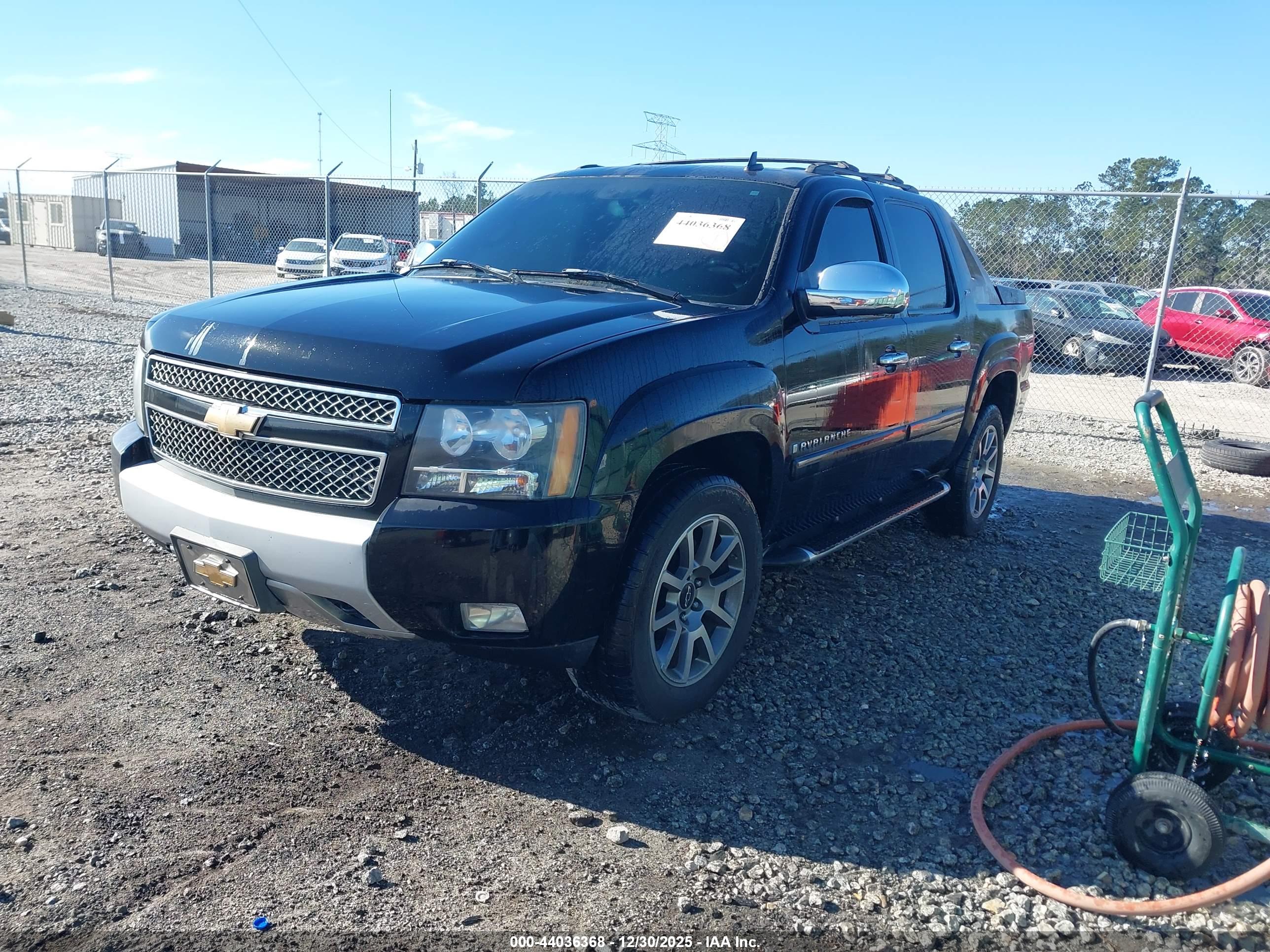 CHEVROLET AVALANCHE image 2