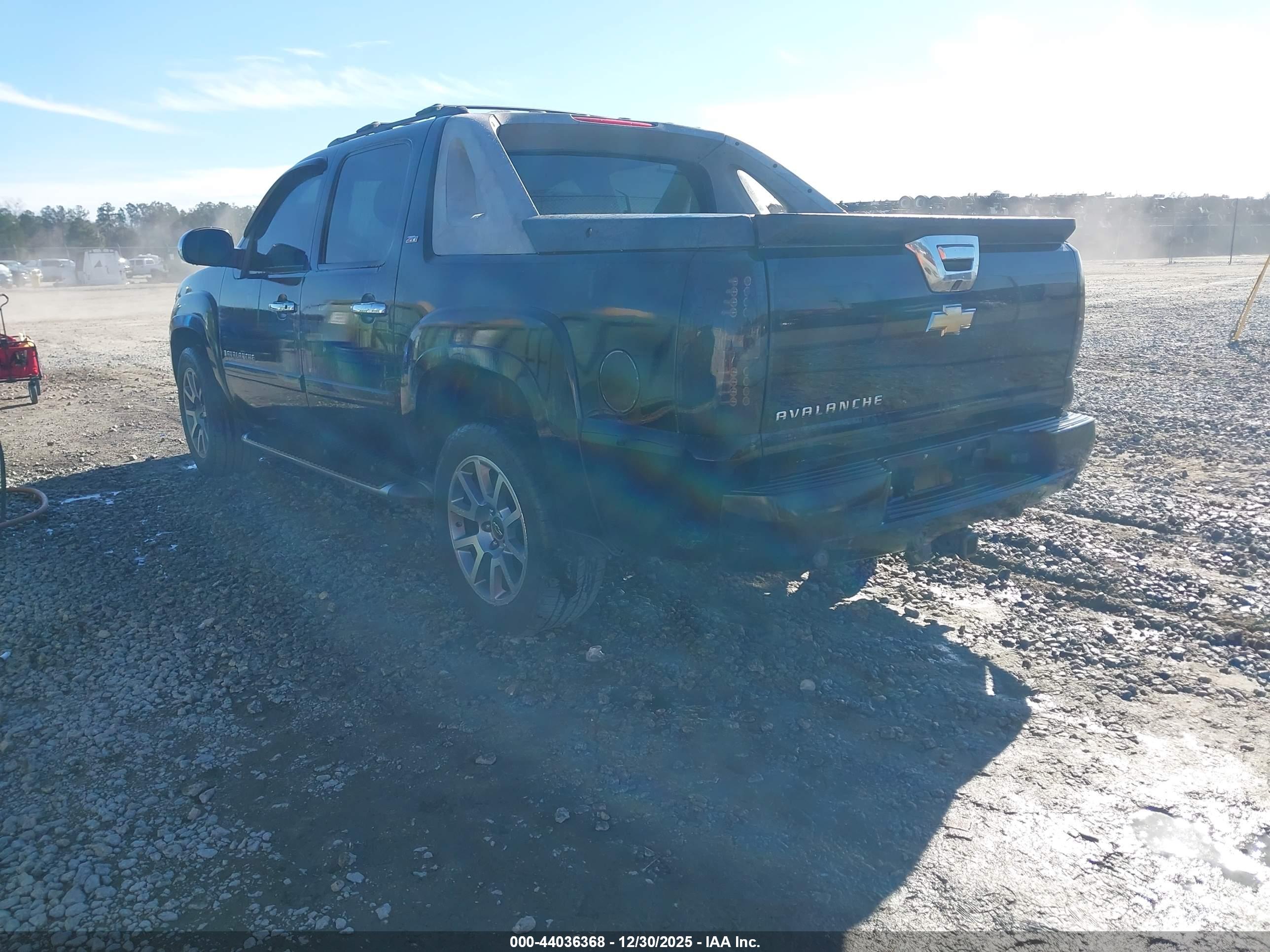 CHEVROLET AVALANCHE image 3