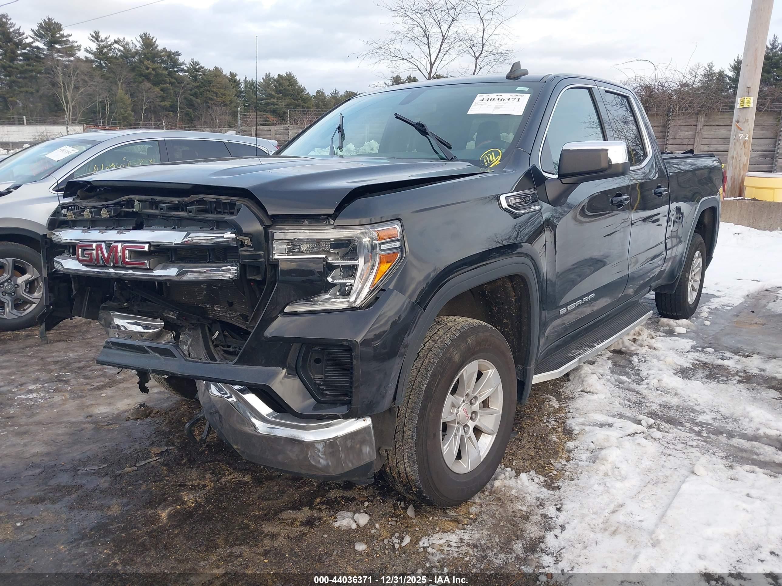 GMC SIERRA image 2