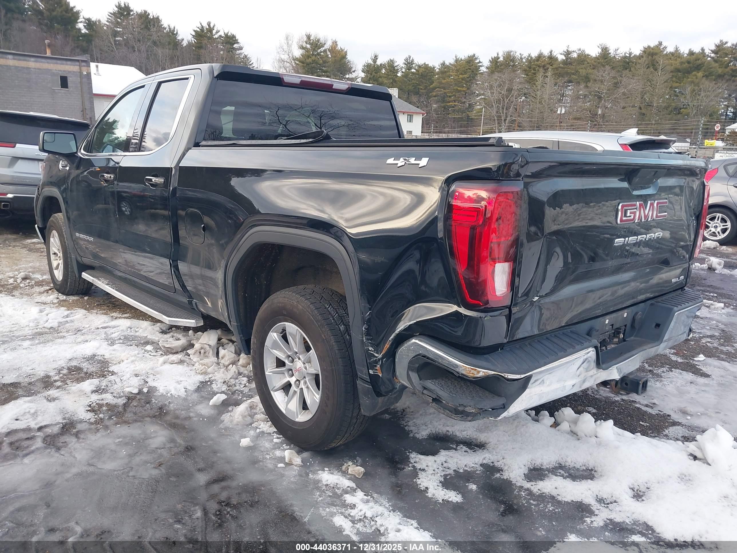 GMC SIERRA image 3
