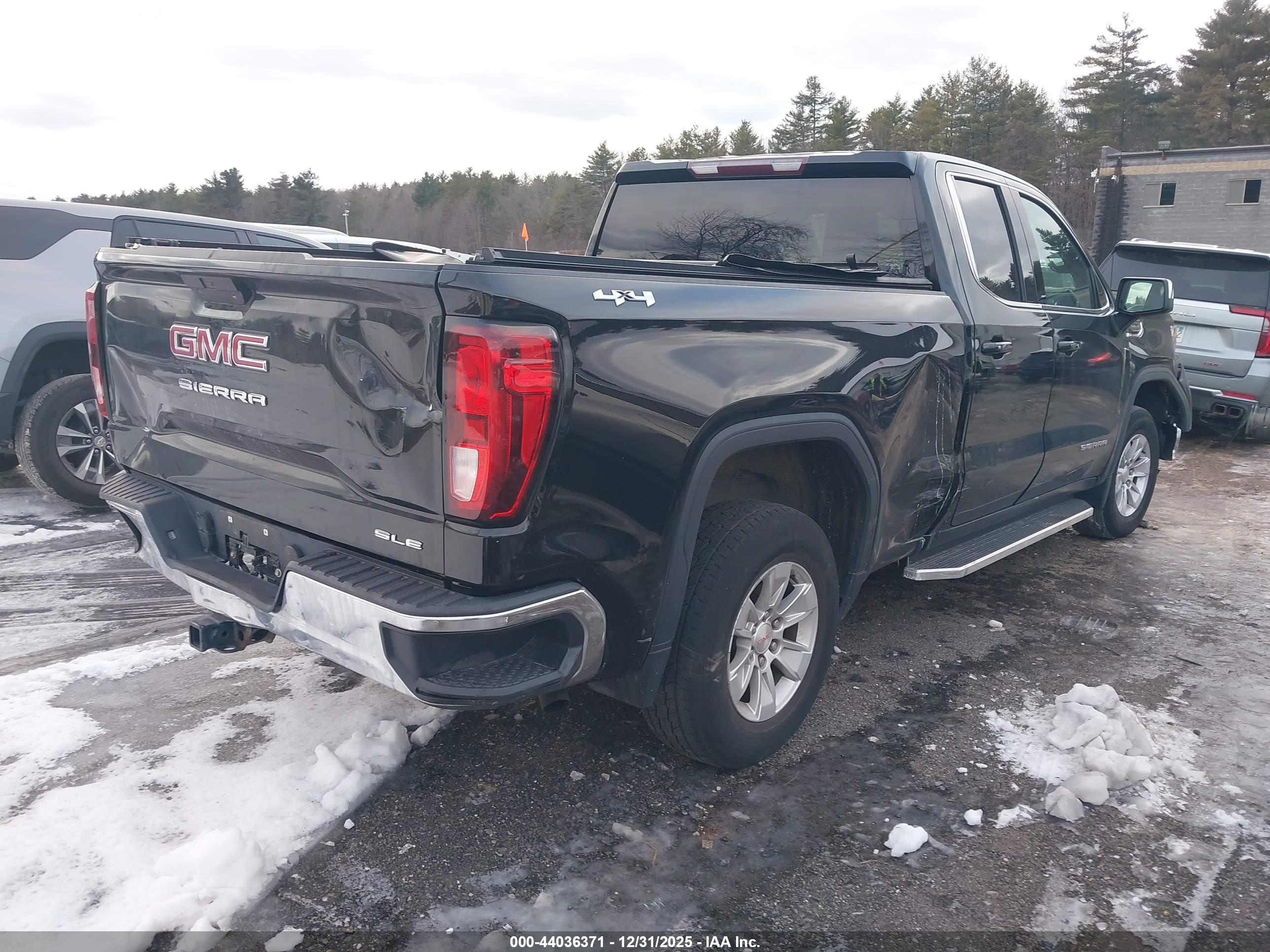 GMC SIERRA image 4