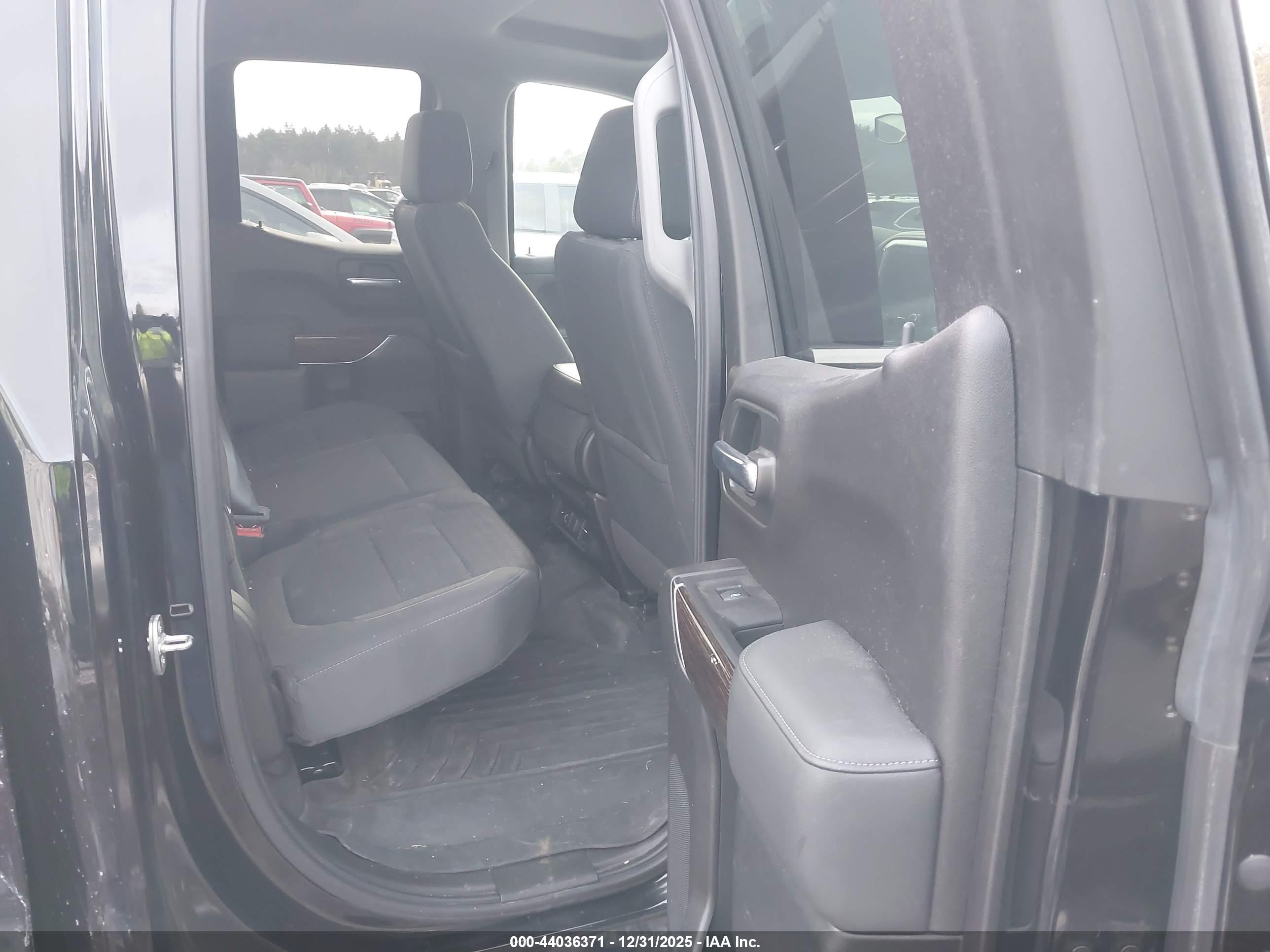 GMC SIERRA image 8