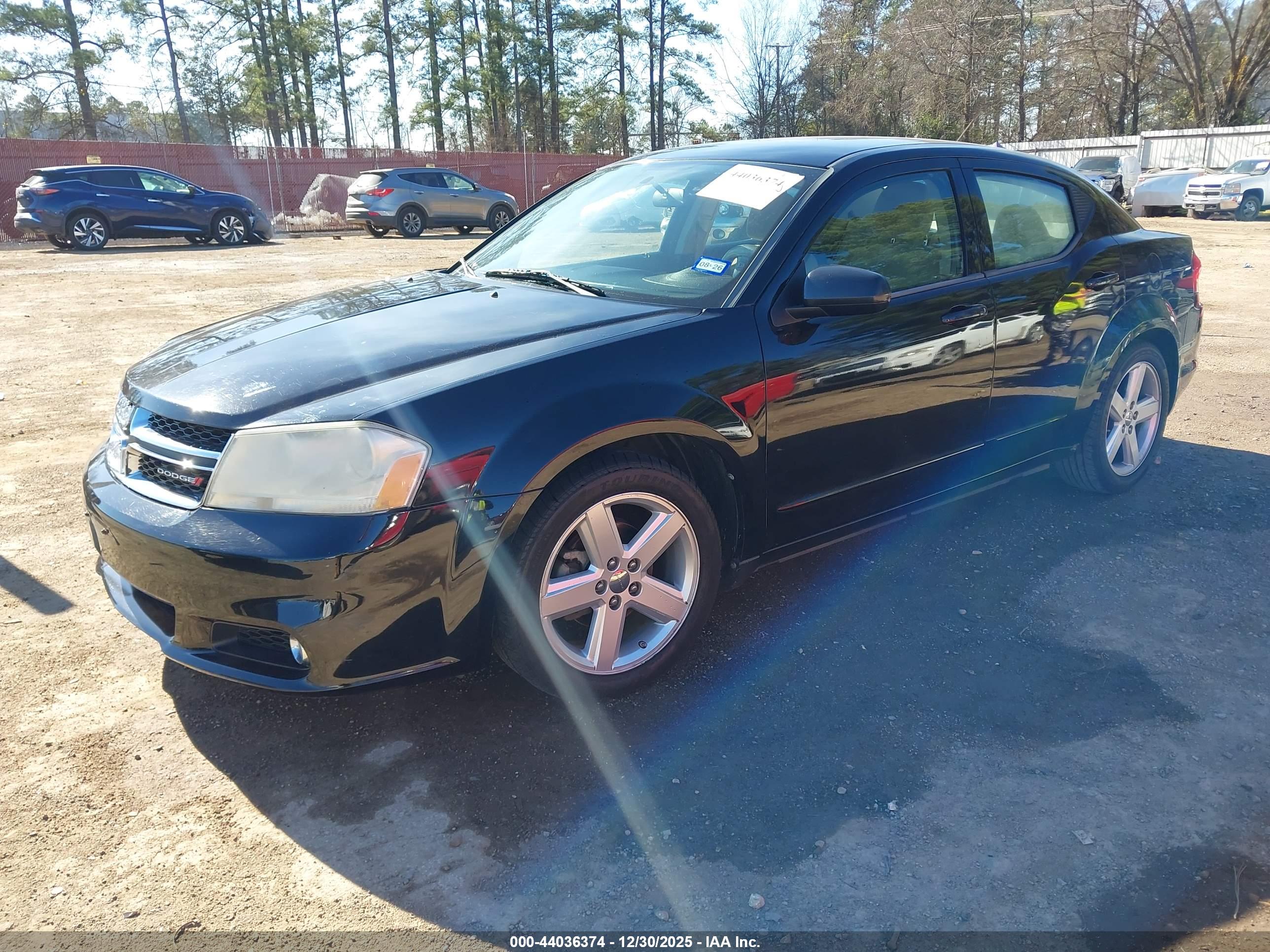 DODGE AVENGER image 2