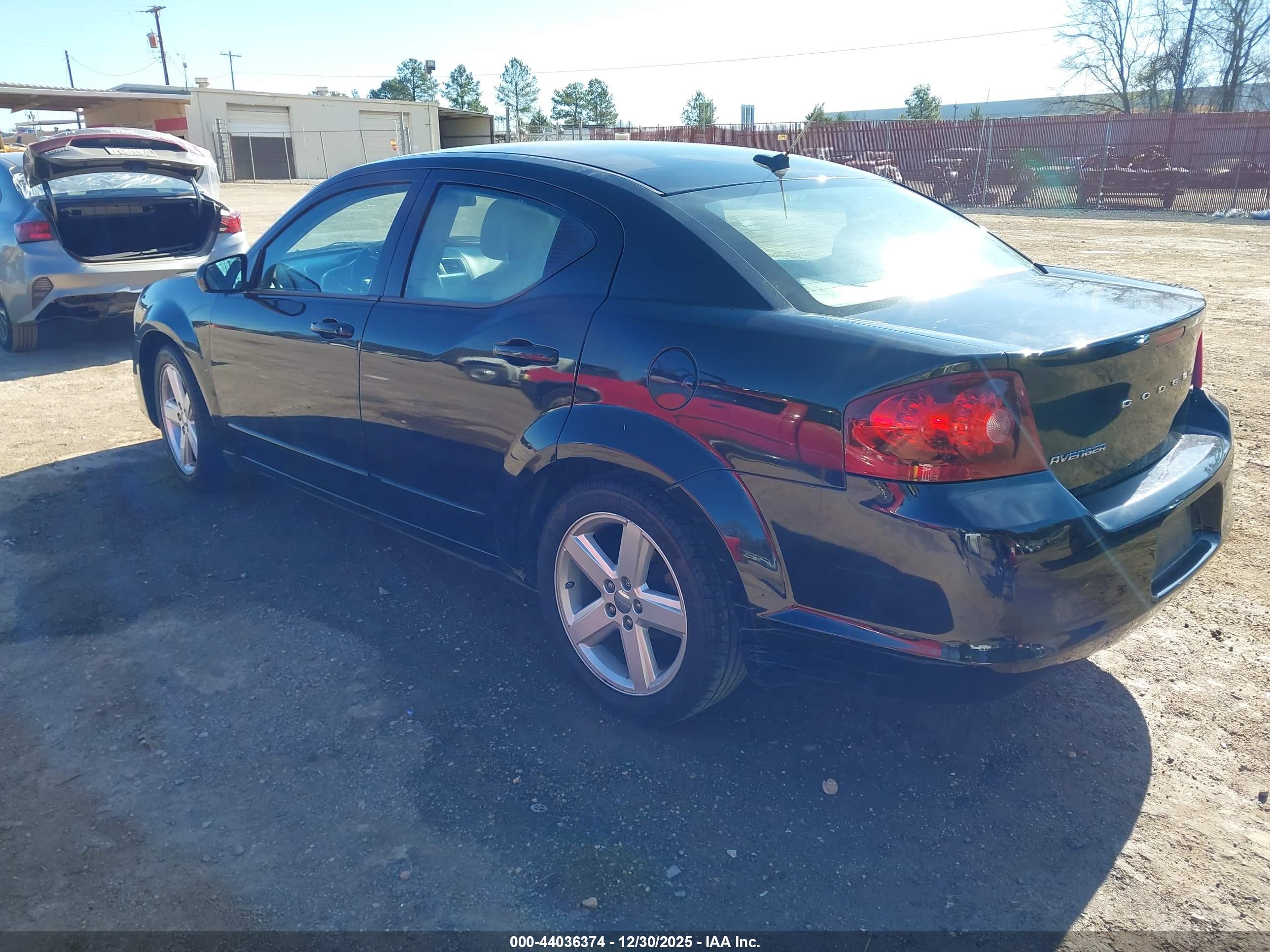 DODGE AVENGER image 3
