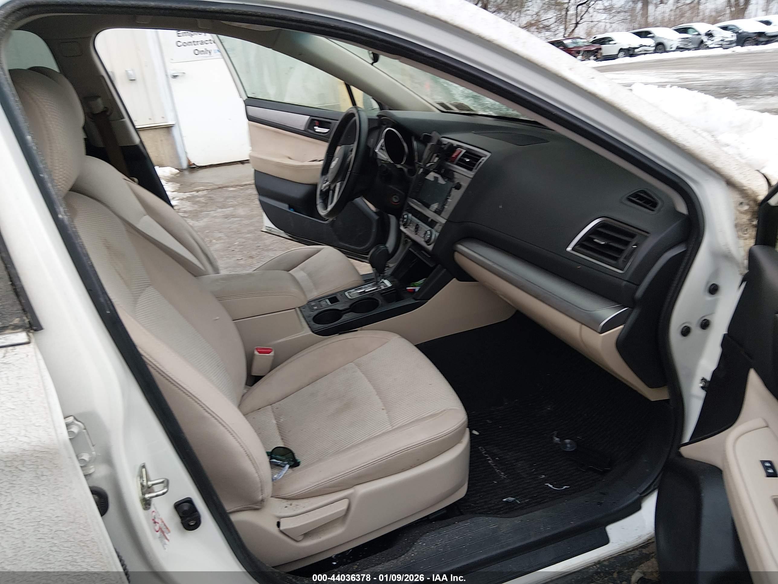 SUBARU OUTBACK image 5