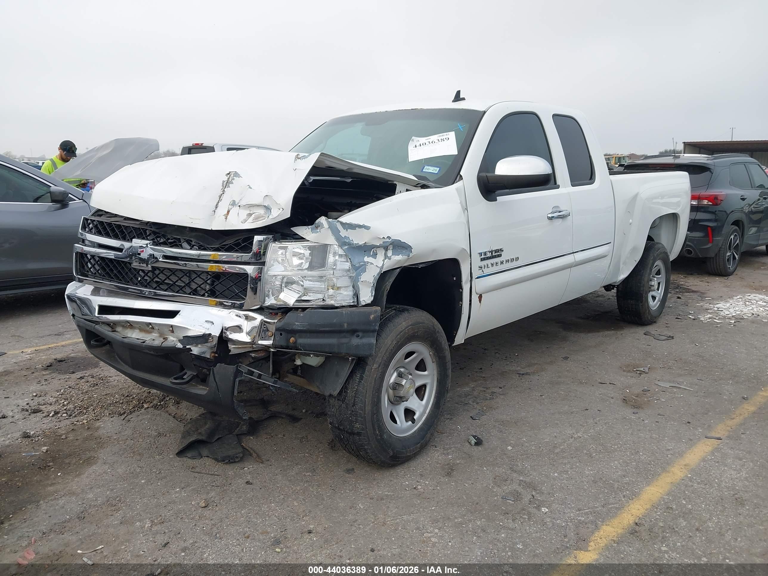 CHEVROLET SILVERADO image 2
