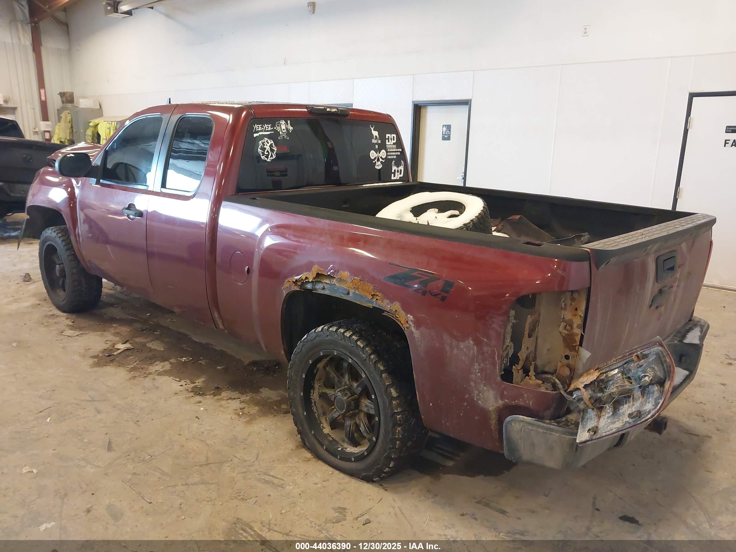 CHEVROLET SILVERADO image 3