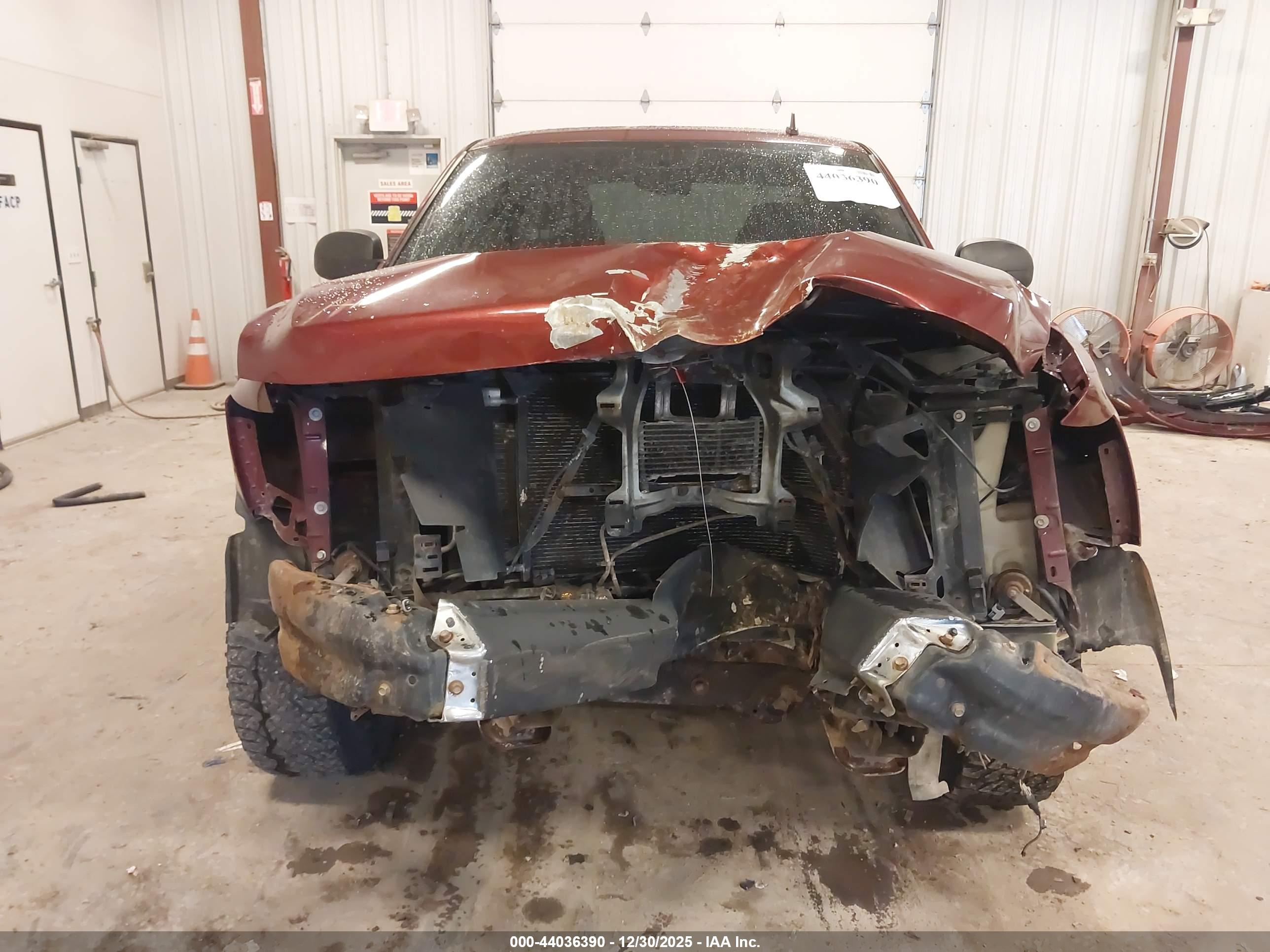 CHEVROLET SILVERADO image 6