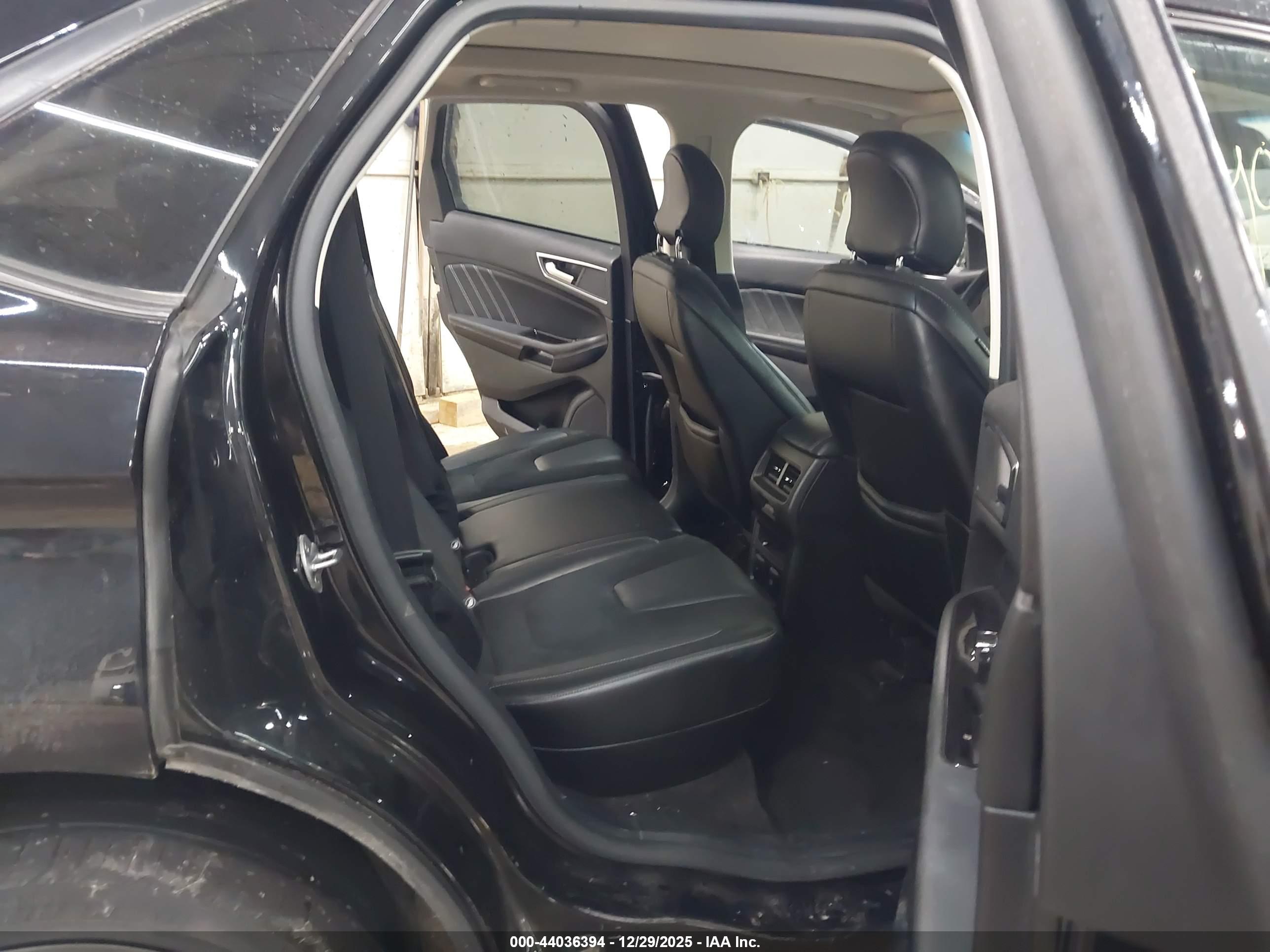 FORD EDGE image 8