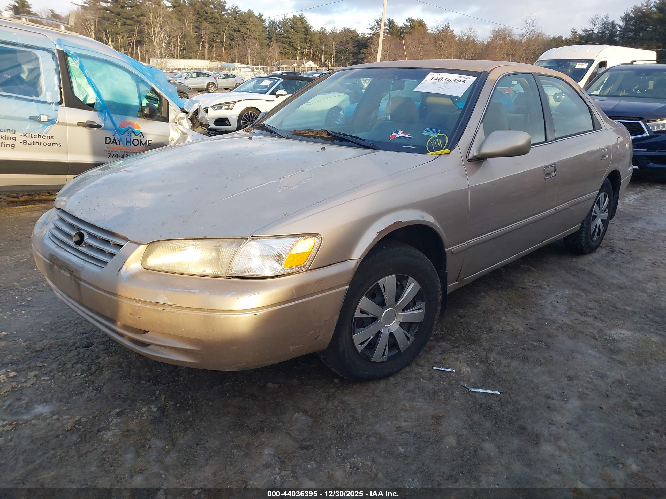 TOYOTA CAMRY image 2