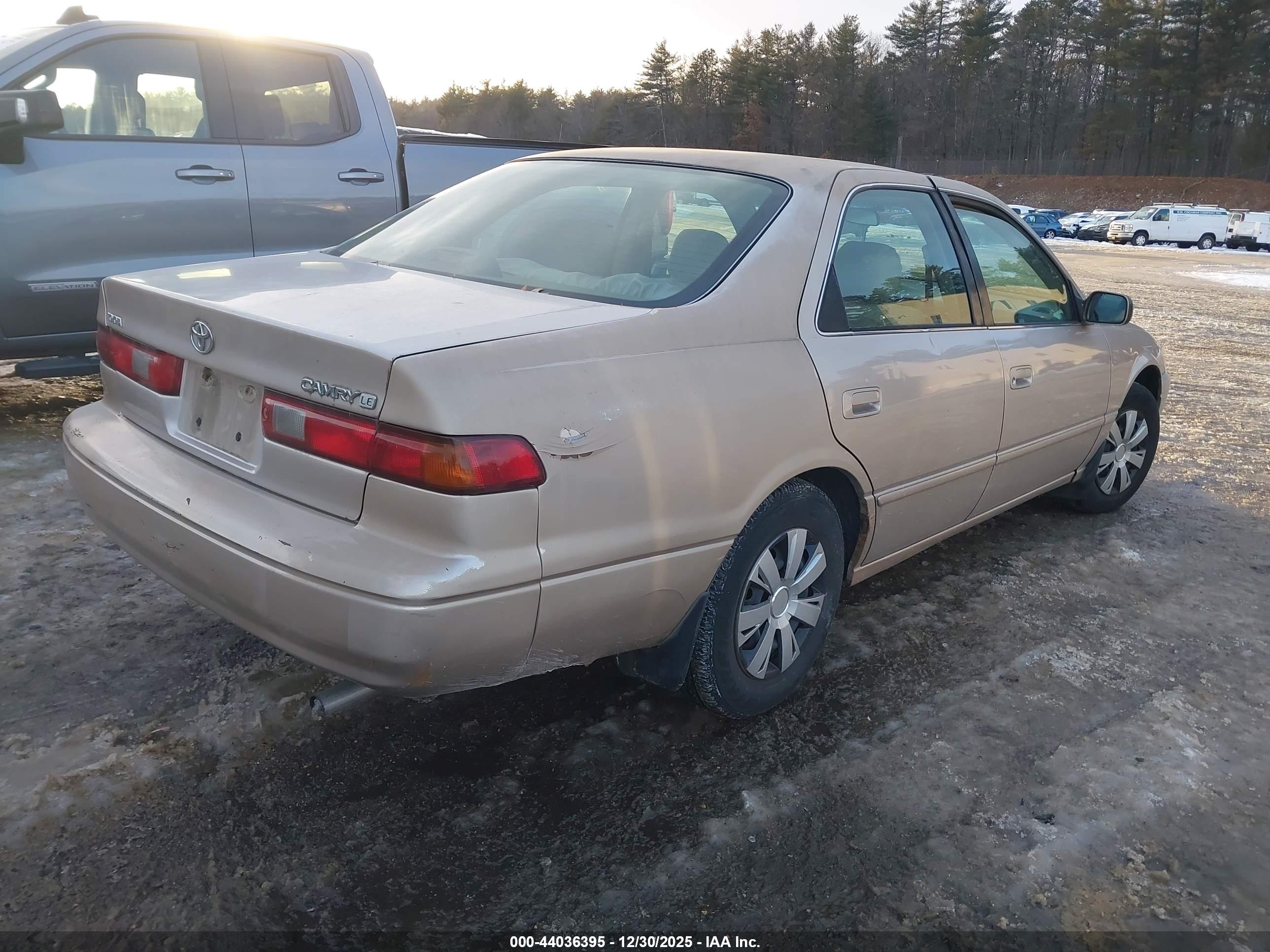 TOYOTA CAMRY image 4