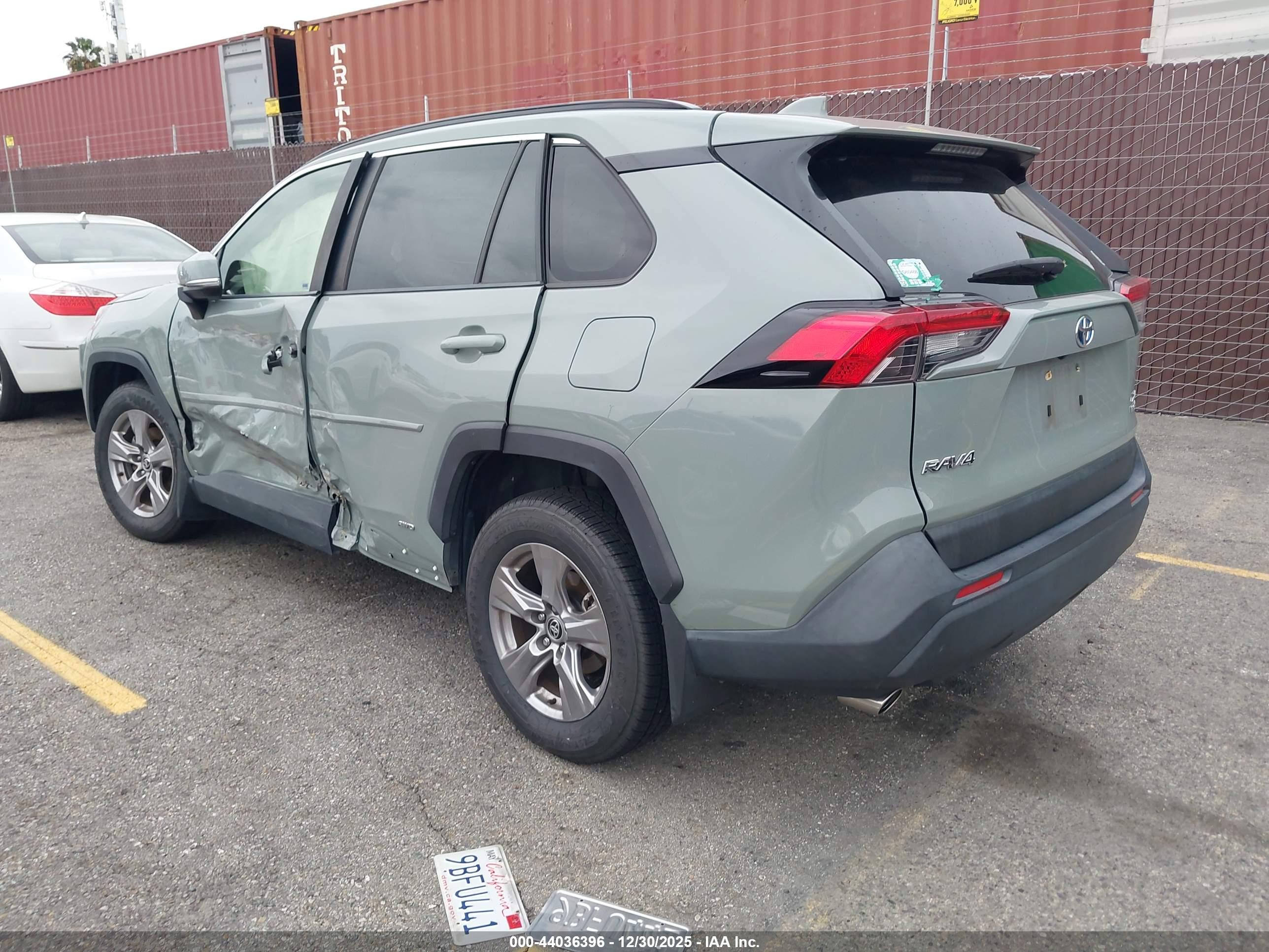 TOYOTA RAV4 image 3