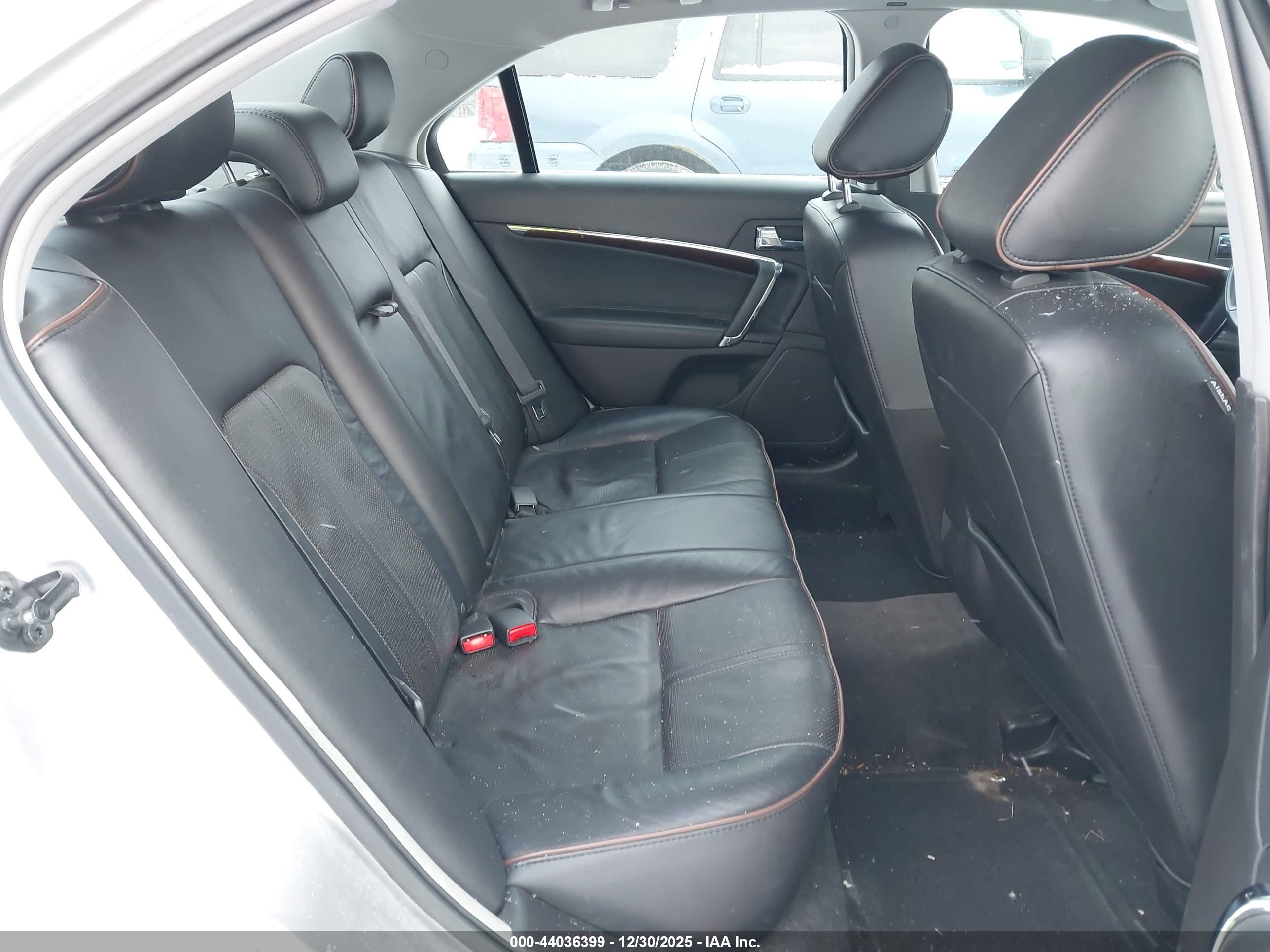 LINCOLN MKZ image 8