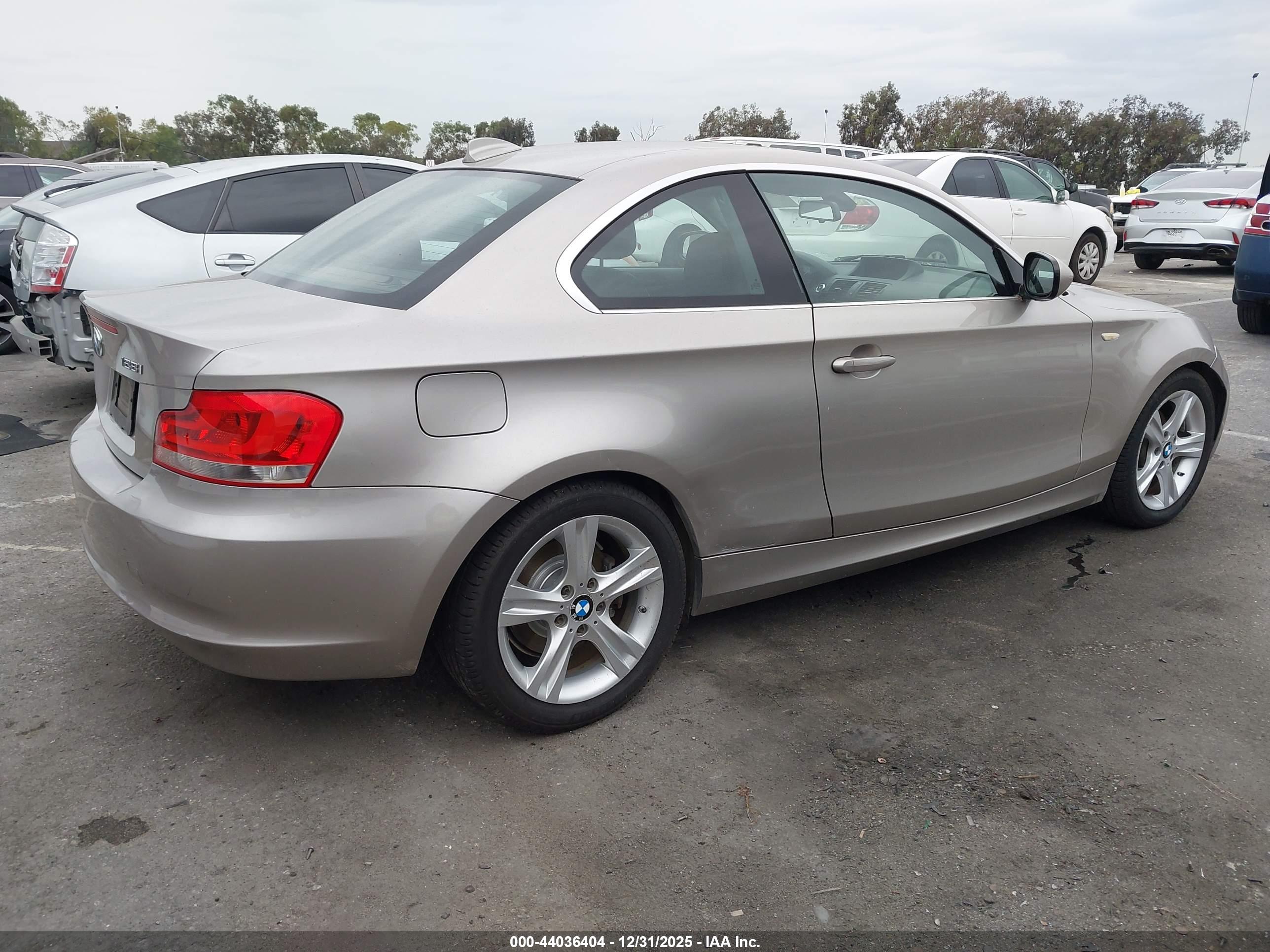 BMW 128I image 4