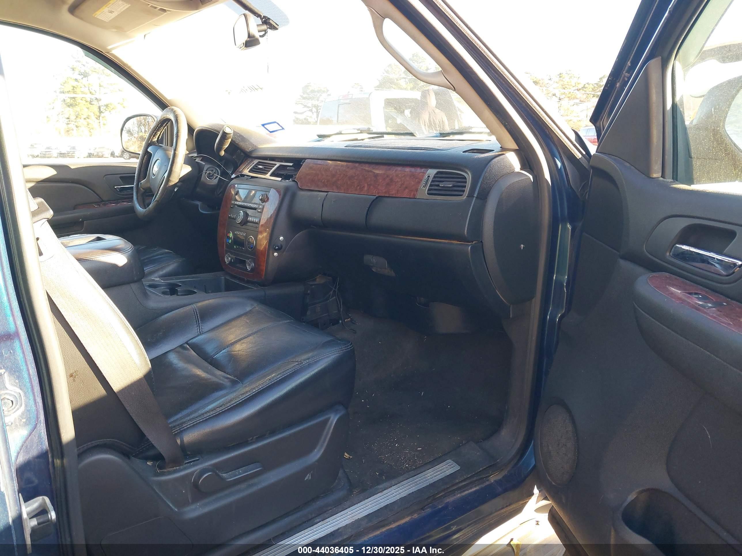 CHEVROLET TAHOE image 5