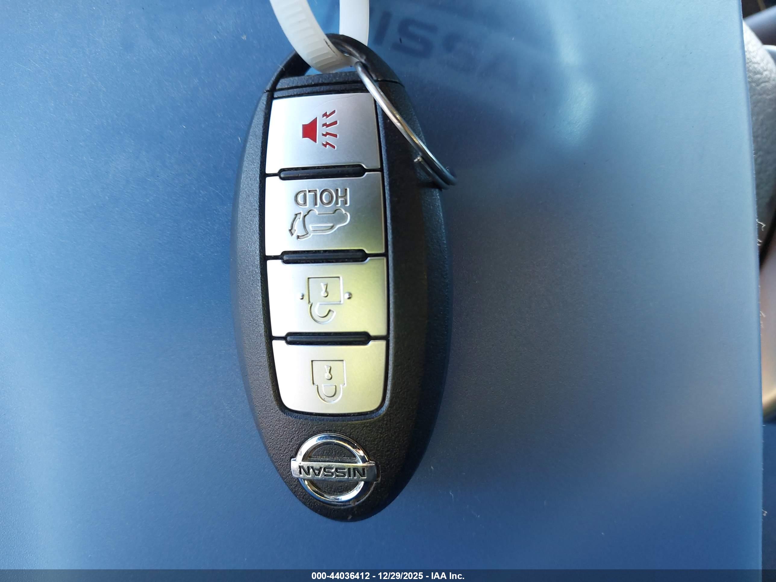 NISSAN ROGUE image 11