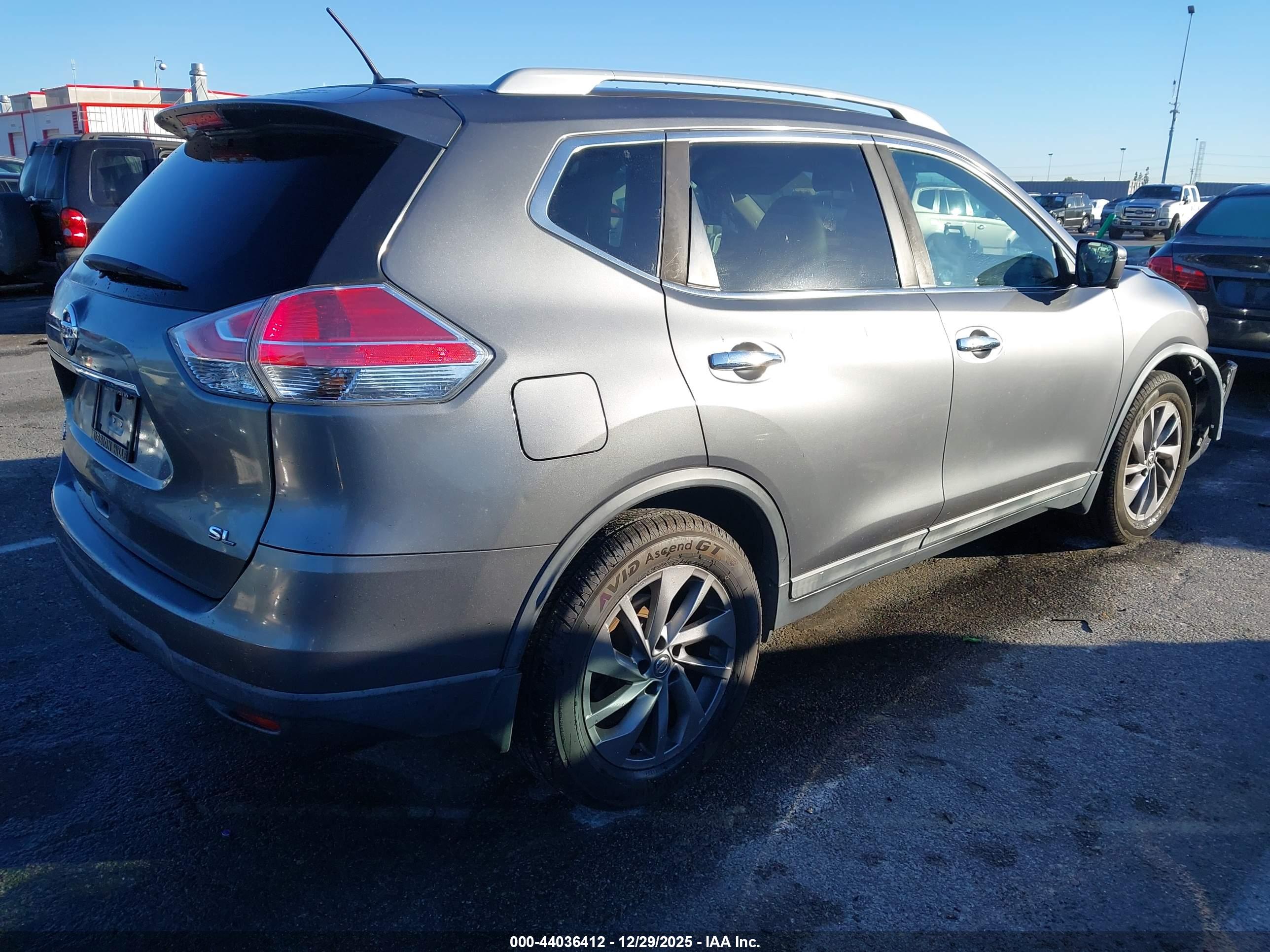 NISSAN ROGUE image 4