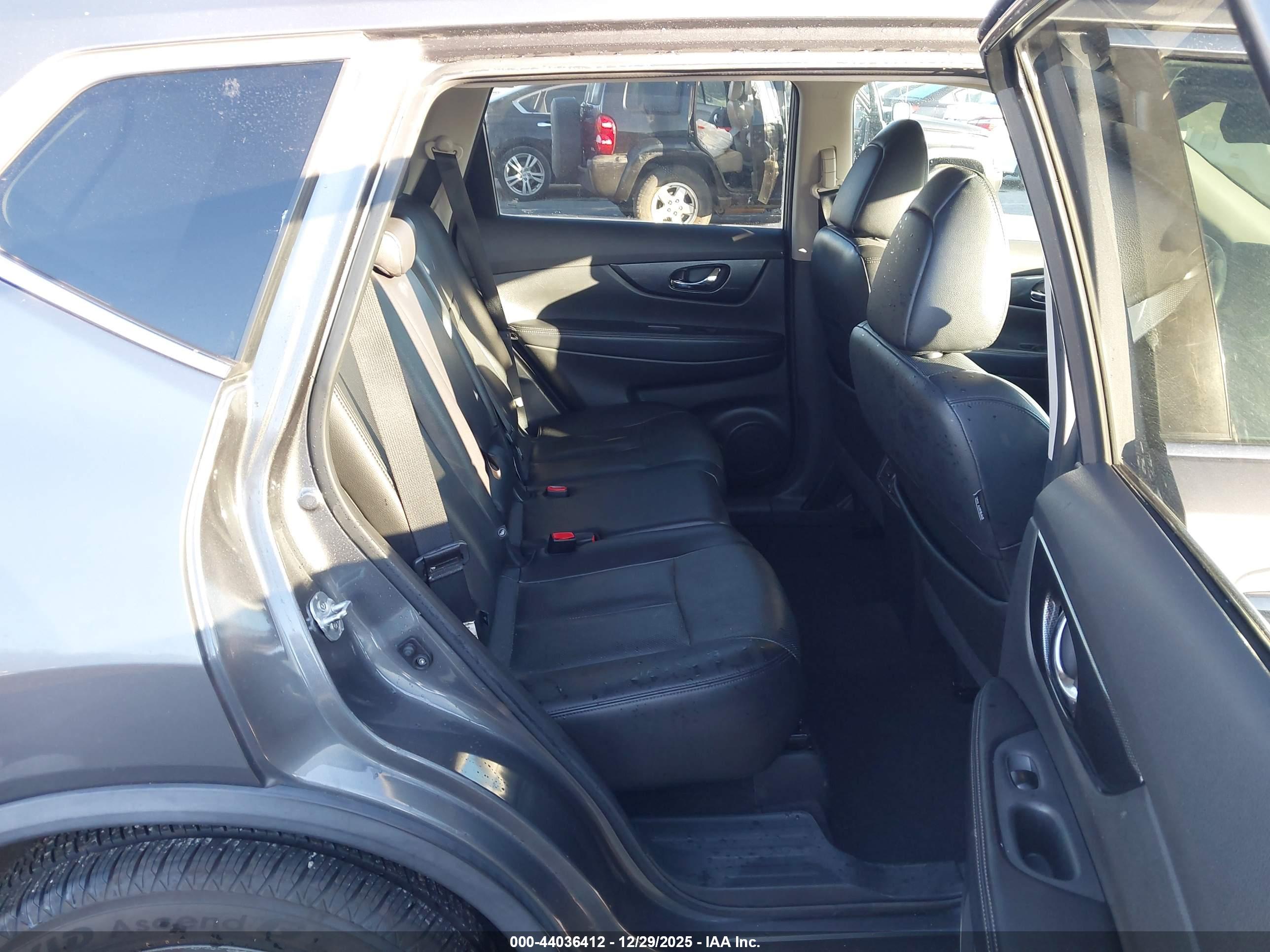NISSAN ROGUE image 8