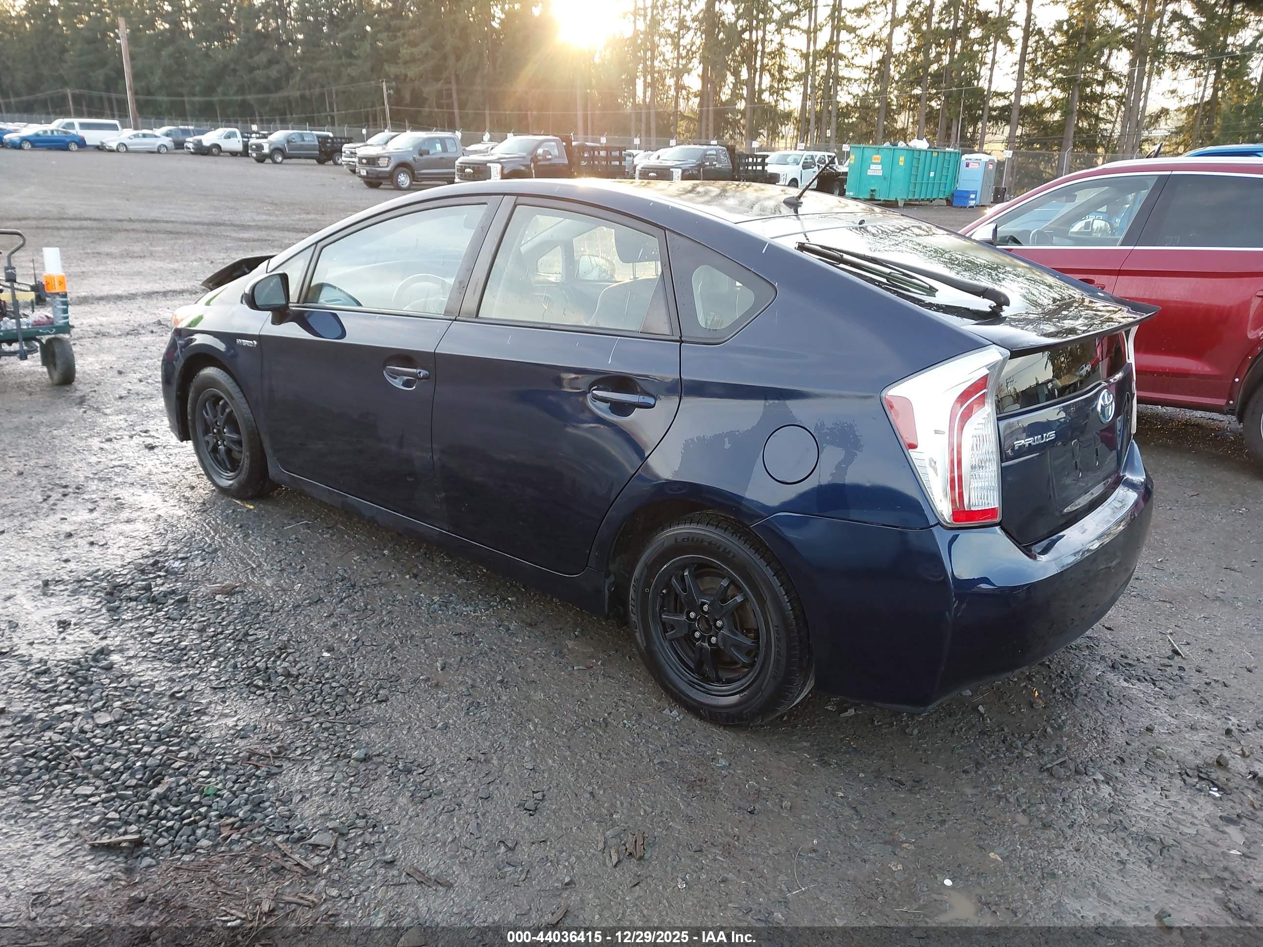 TOYOTA PRIUS image 3