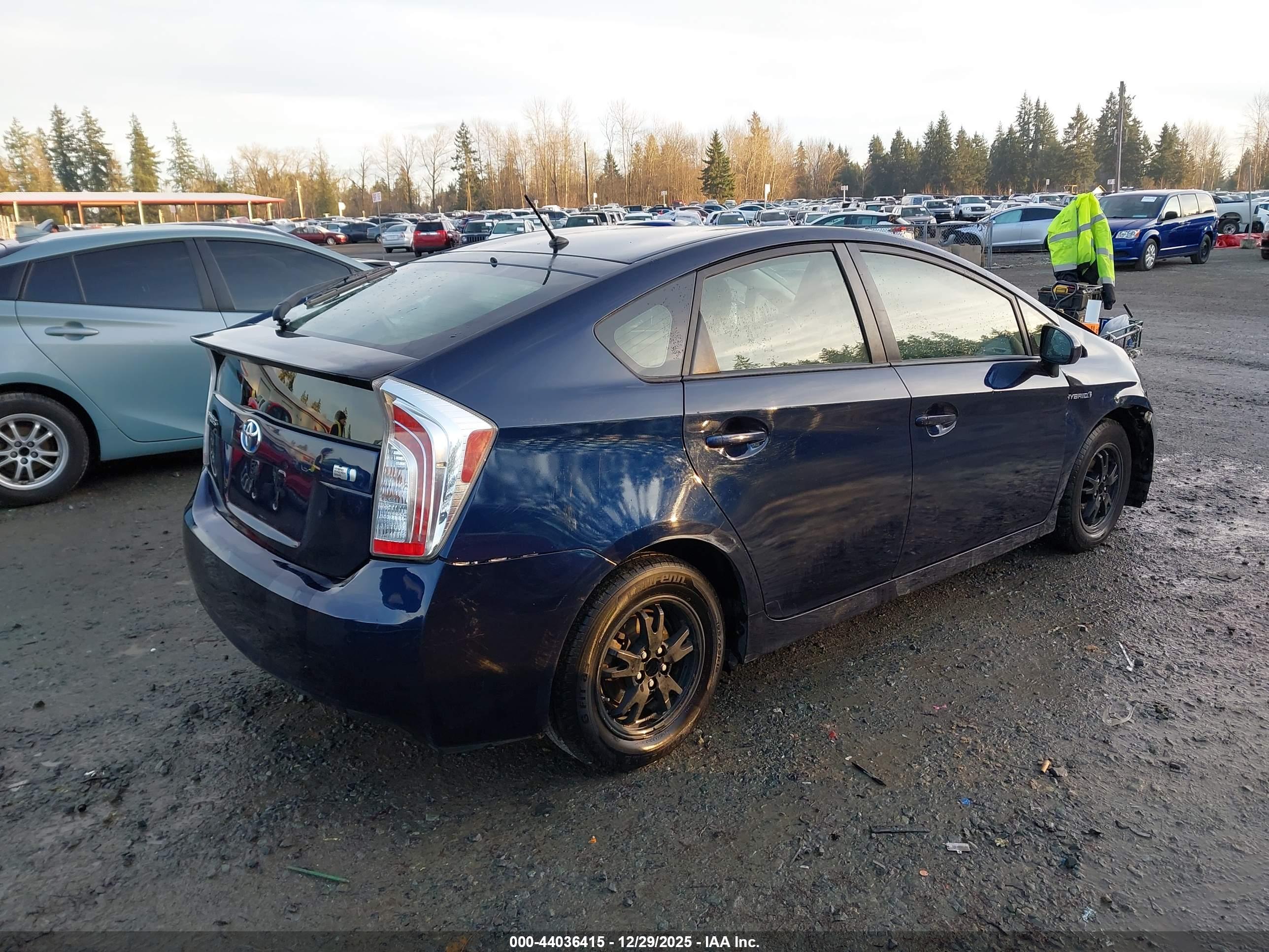 TOYOTA PRIUS image 4