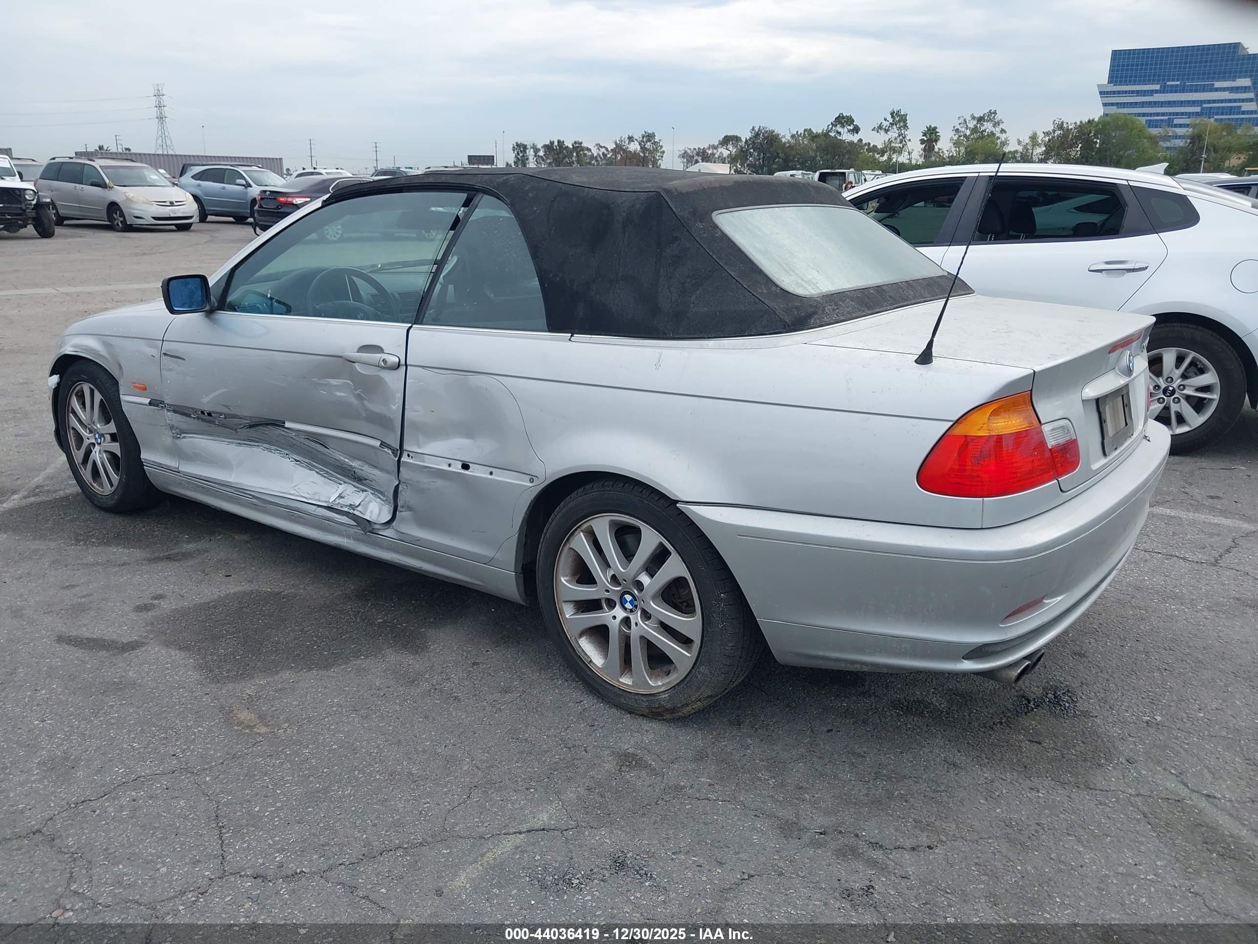 BMW 330CI image 3