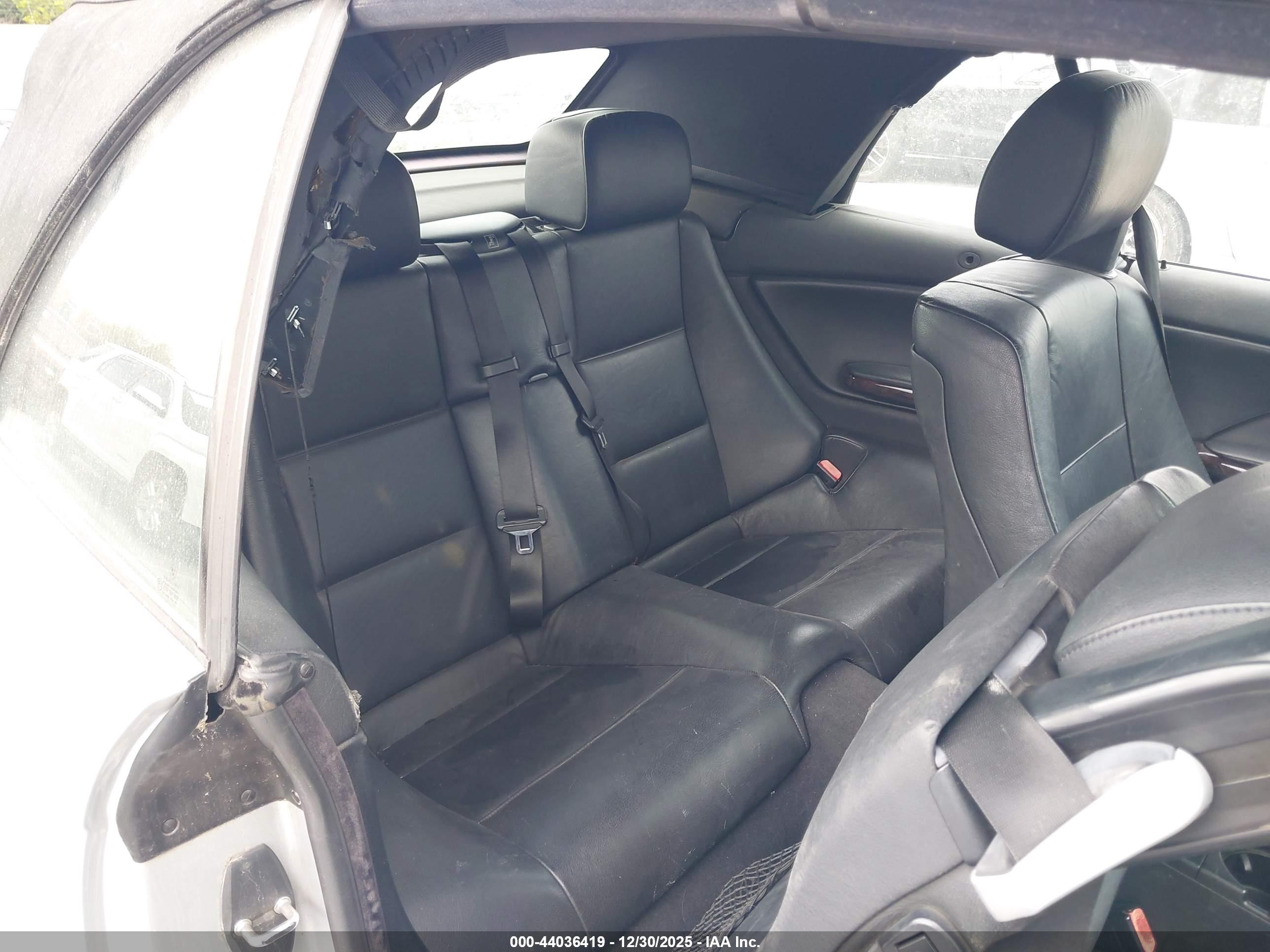 BMW 330CI image 8