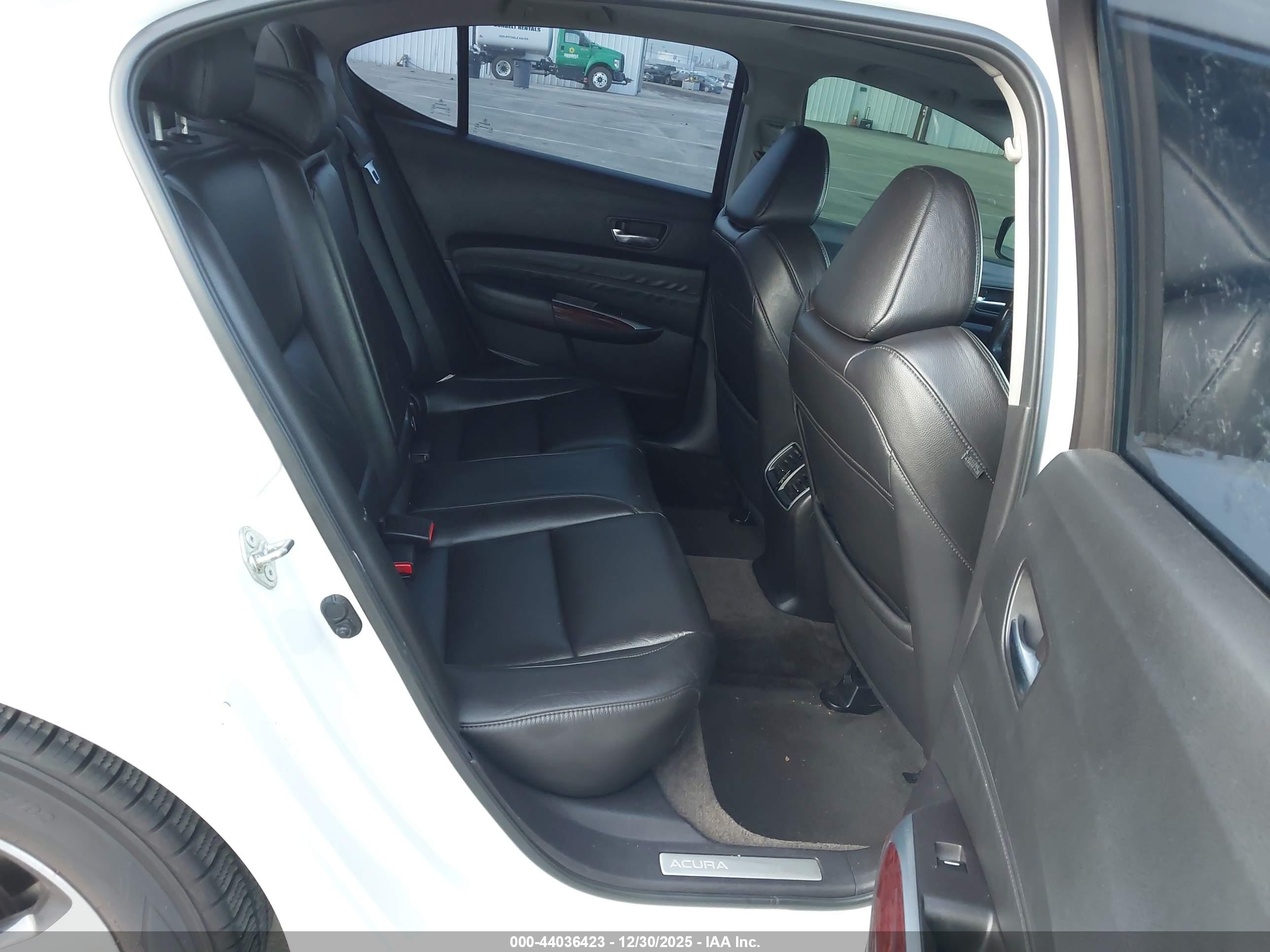ACURA TLX image 8