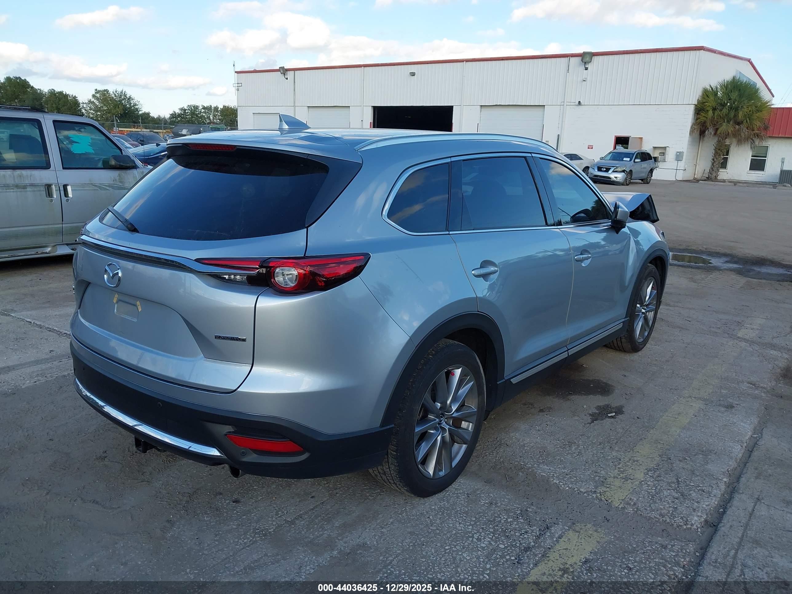MAZDA CX-9 image 4