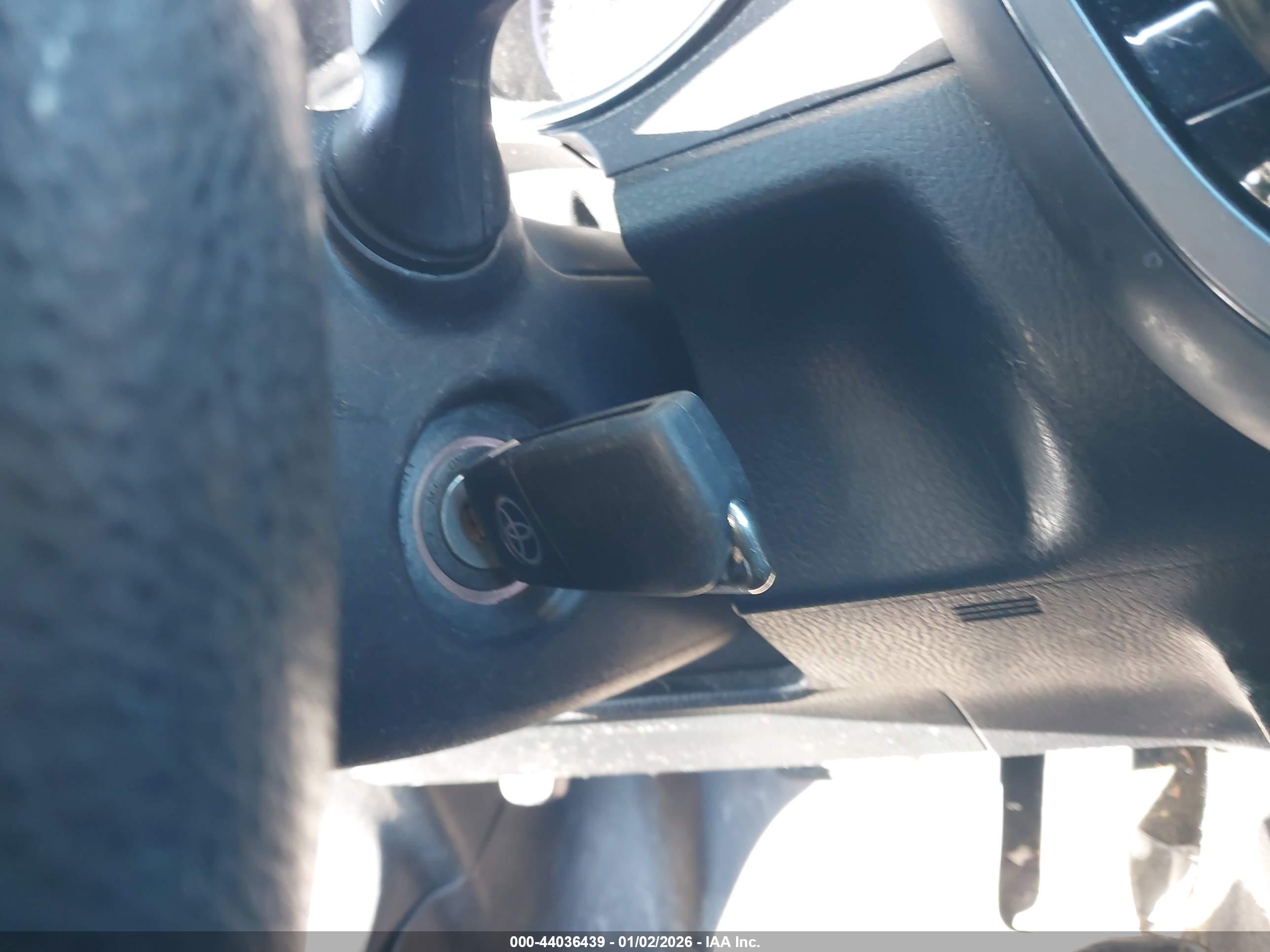 TOYOTA CAMRY image 11