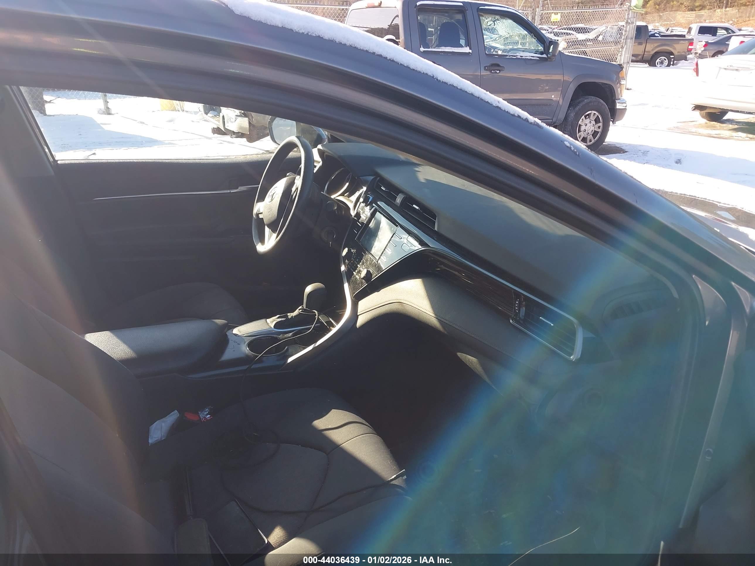 TOYOTA CAMRY image 5