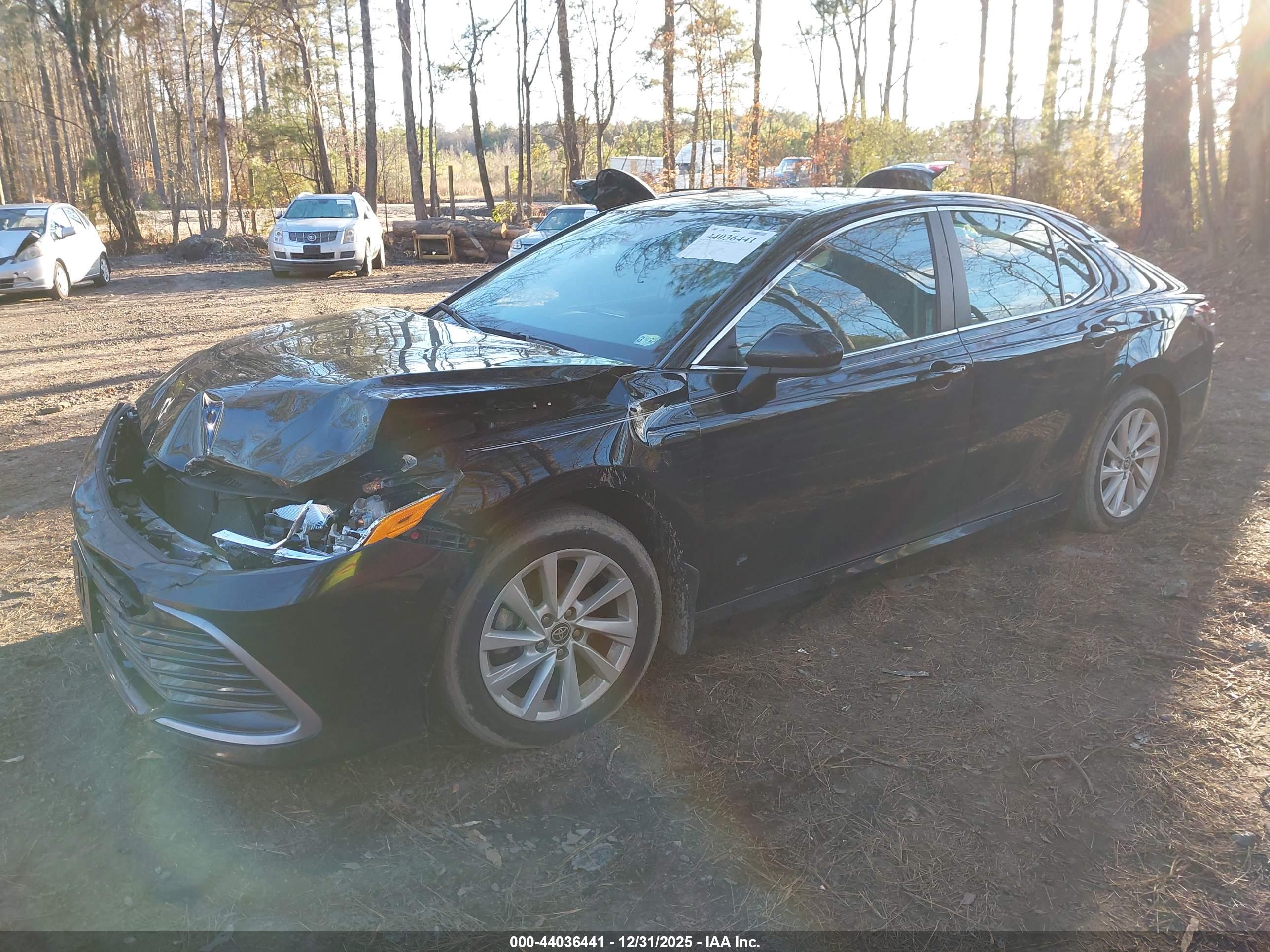 TOYOTA CAMRY image 2