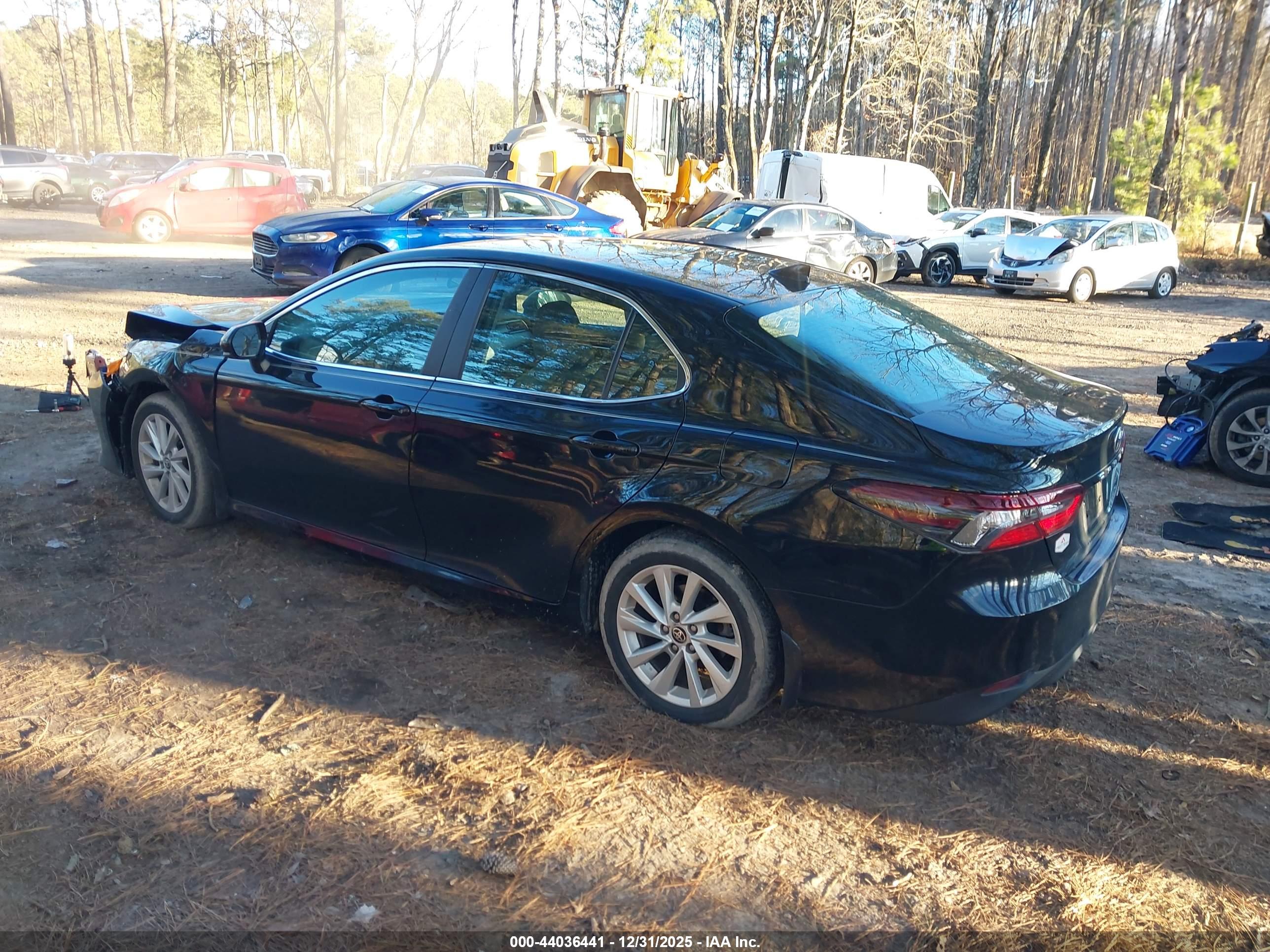 TOYOTA CAMRY image 3
