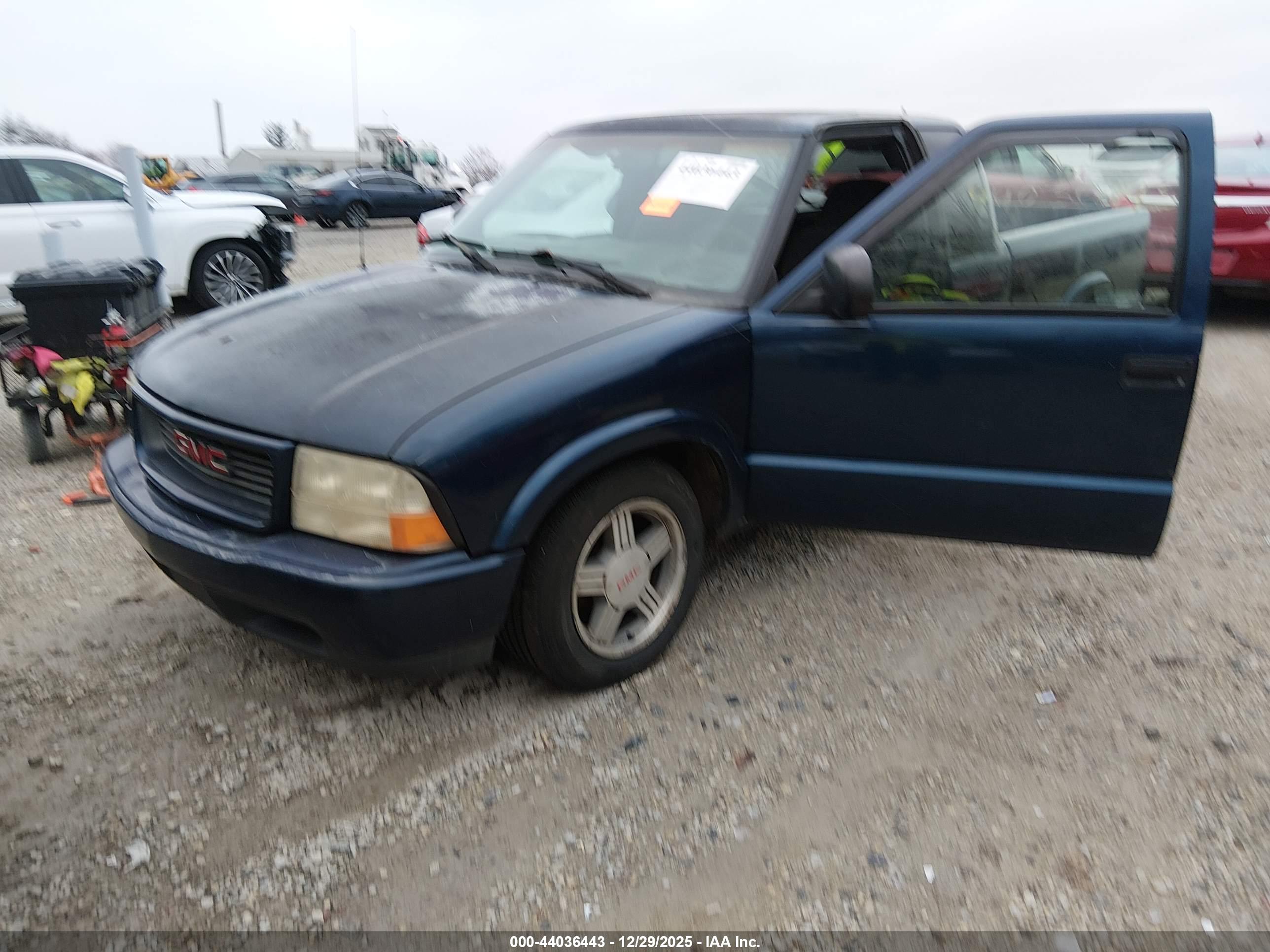 GMC SONOMA image 2