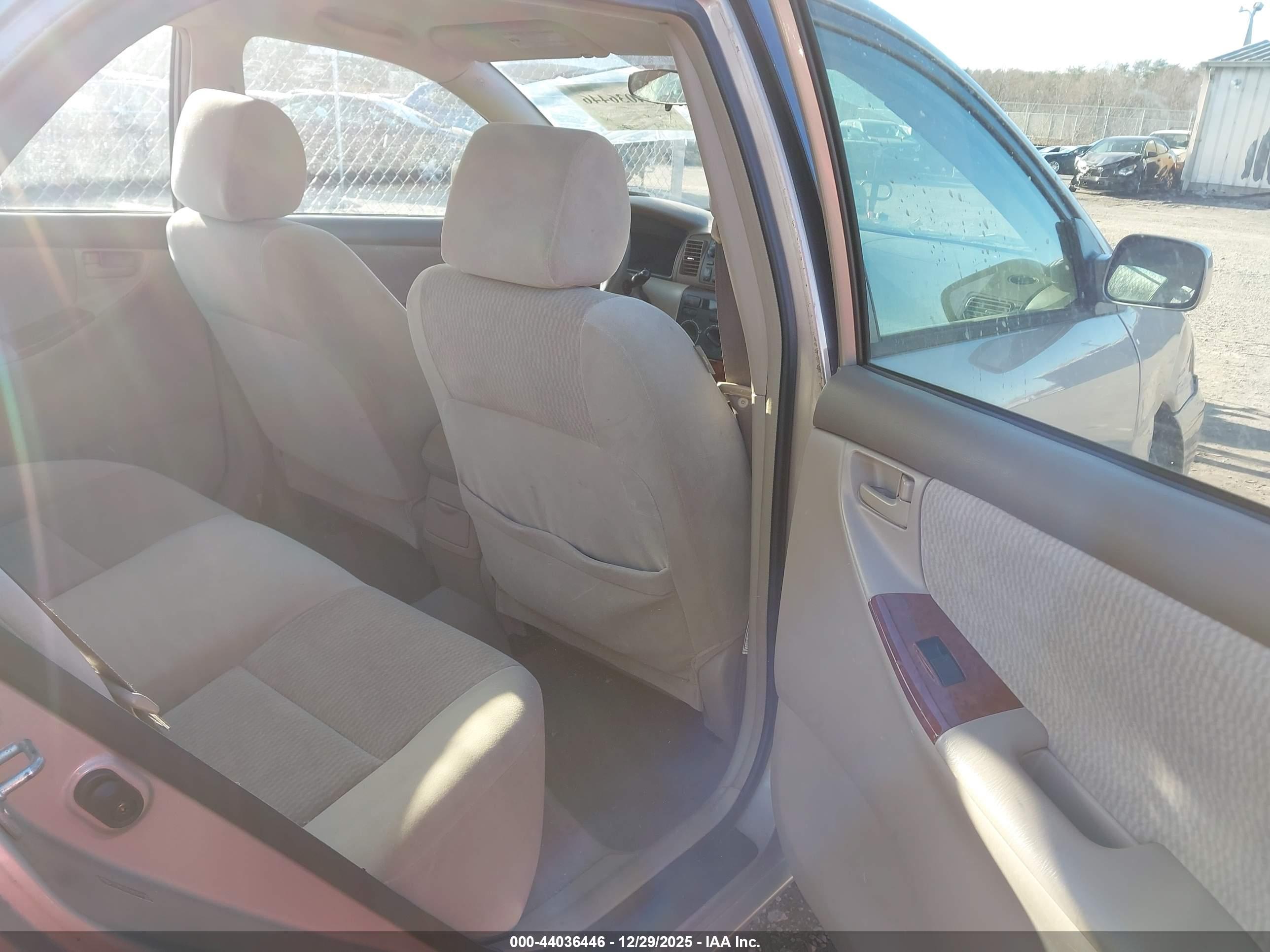 TOYOTA COROLLA image 8